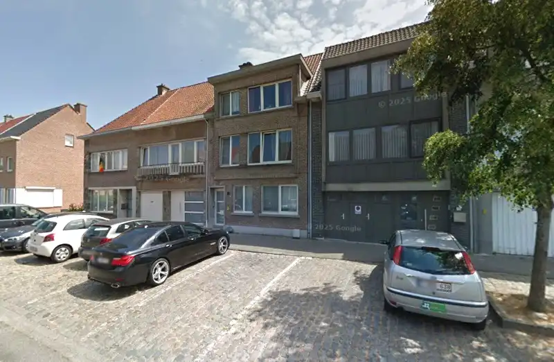 Gerenoveerd appartement op toplocatie nabij station en ziekenhuis (campus Temse) foto {{pictureIndex}}