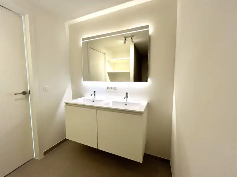 1 slaapkamer appartemnt met groot terras en garage foto 19