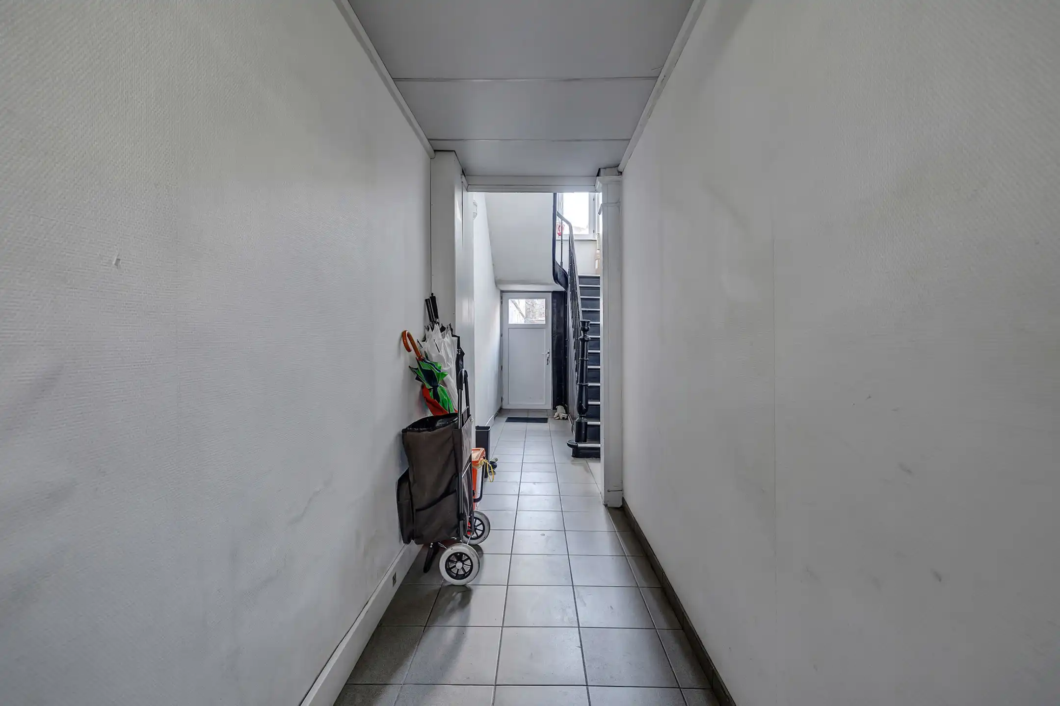 Appartementsgebouw met handelsgelijkvloers in Molenbeek foto 3