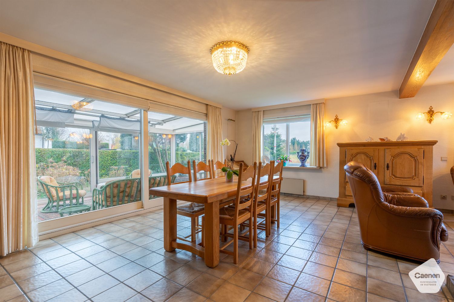 Charmante villa met tal van mogelijkheden en prachtige zongerichte tuin foto 10