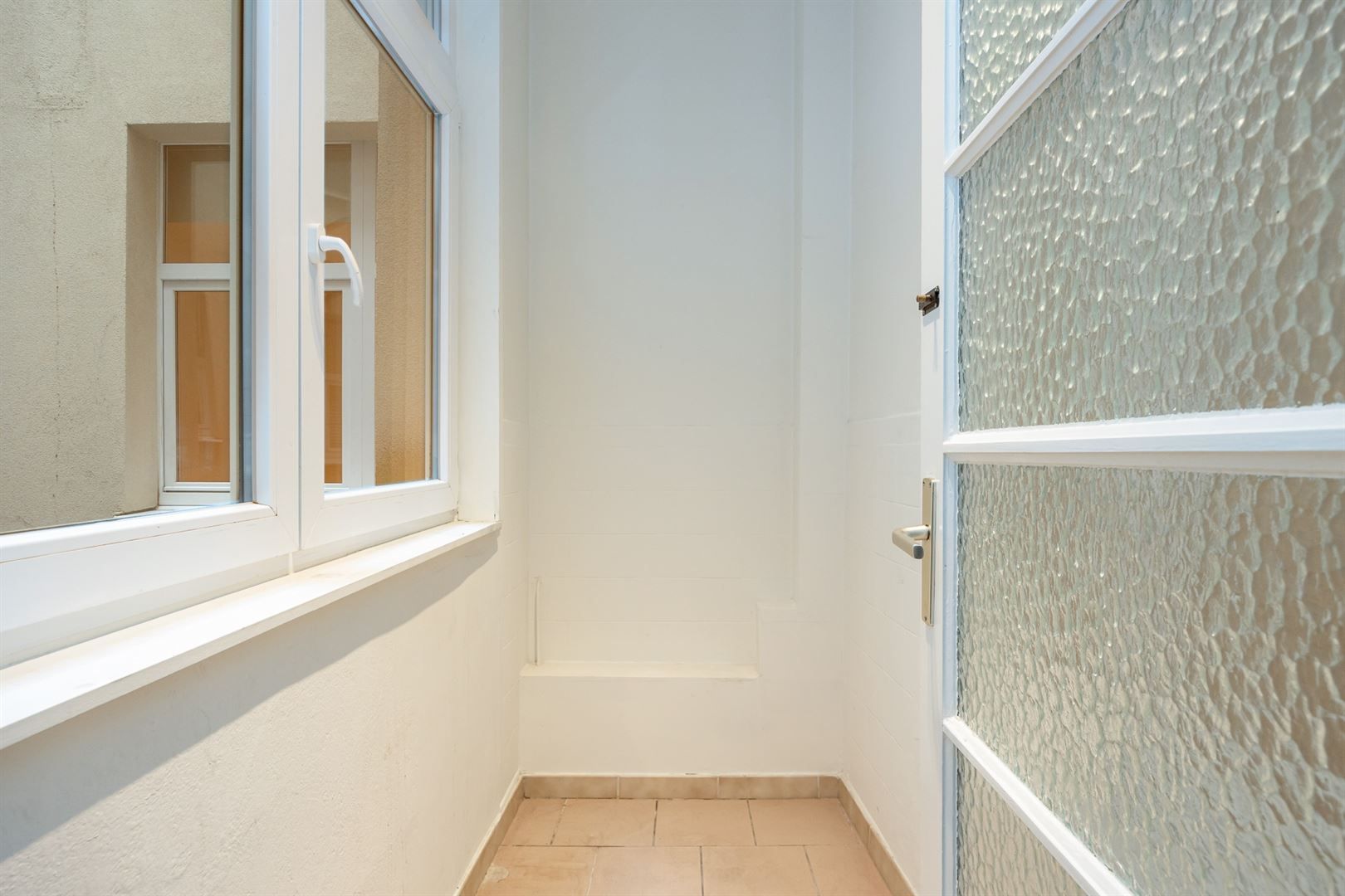 Op te frissen appartement in befaamde Meirbuilding foto 15