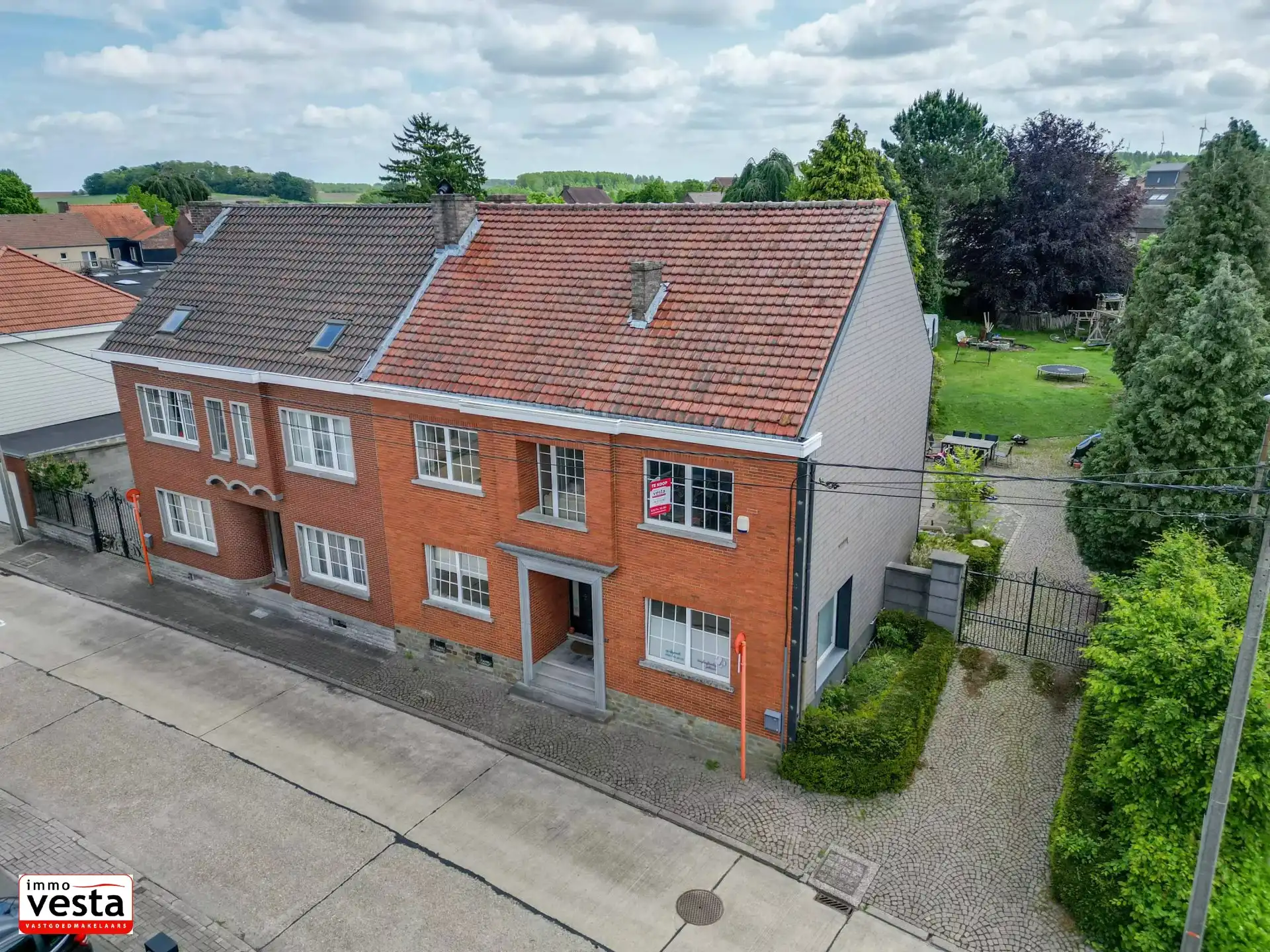 Ruime, rustige gelegen woning op goede locatie foto 2