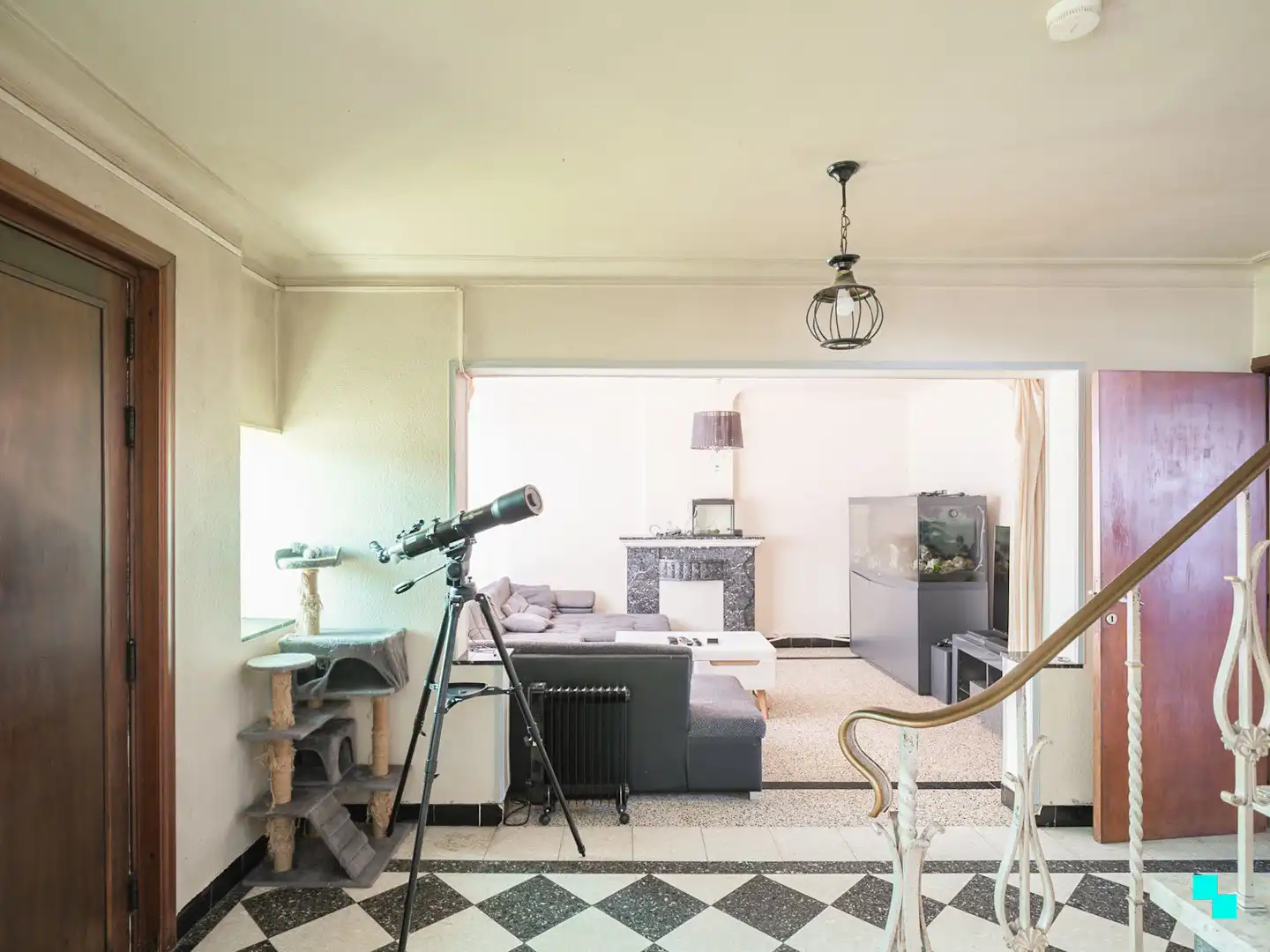 Renovatieproject met uitgestrekte tuin in groene omgeving foto 6