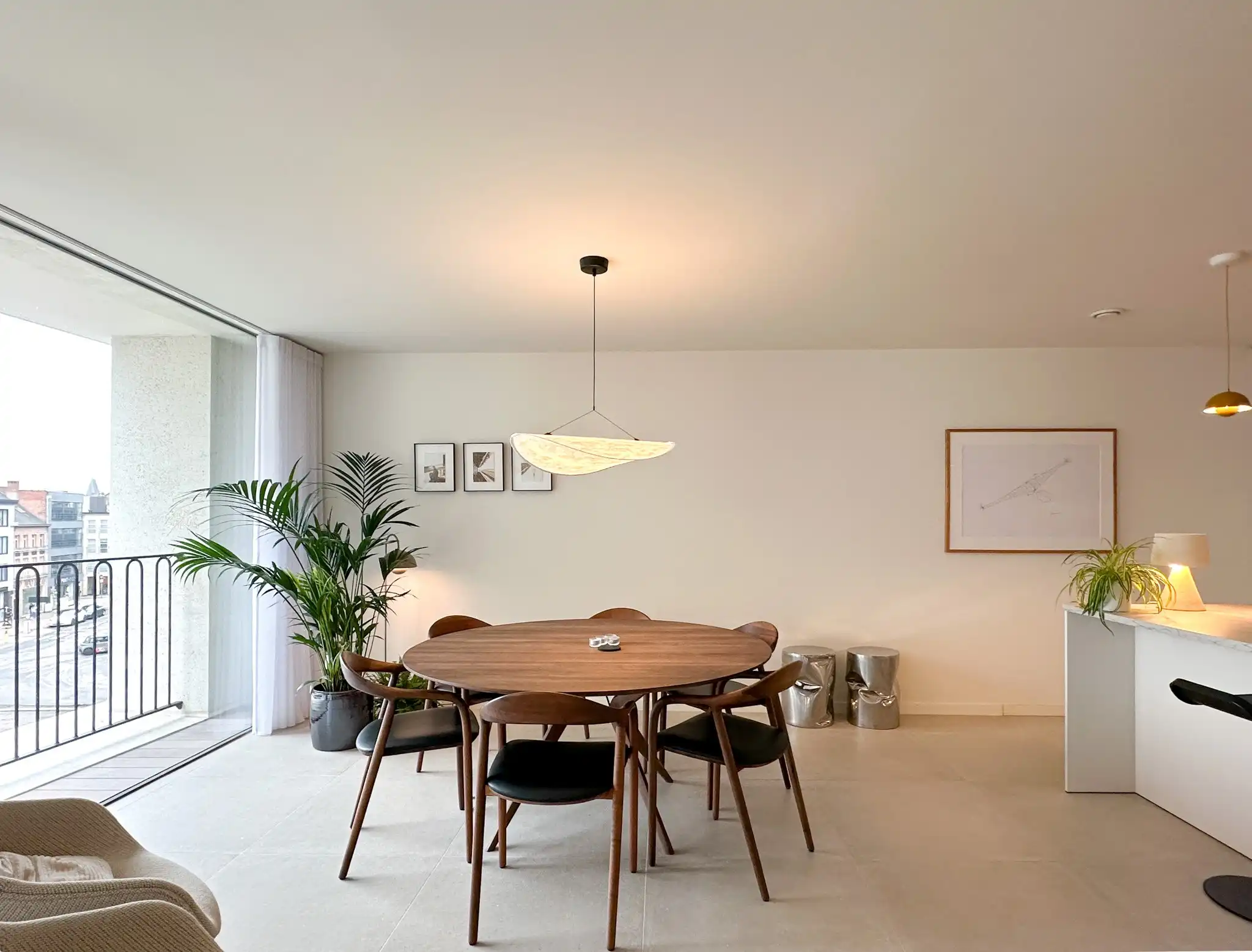 Luxueus nieuwbouwappartement met 2 slaapkamers op de Grote Markt in Sint-Niklaas foto {{pictureIndex}}