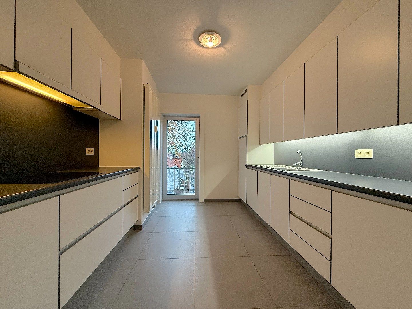 Ruim 3-slpk appartement te Sint-Michiels foto 6