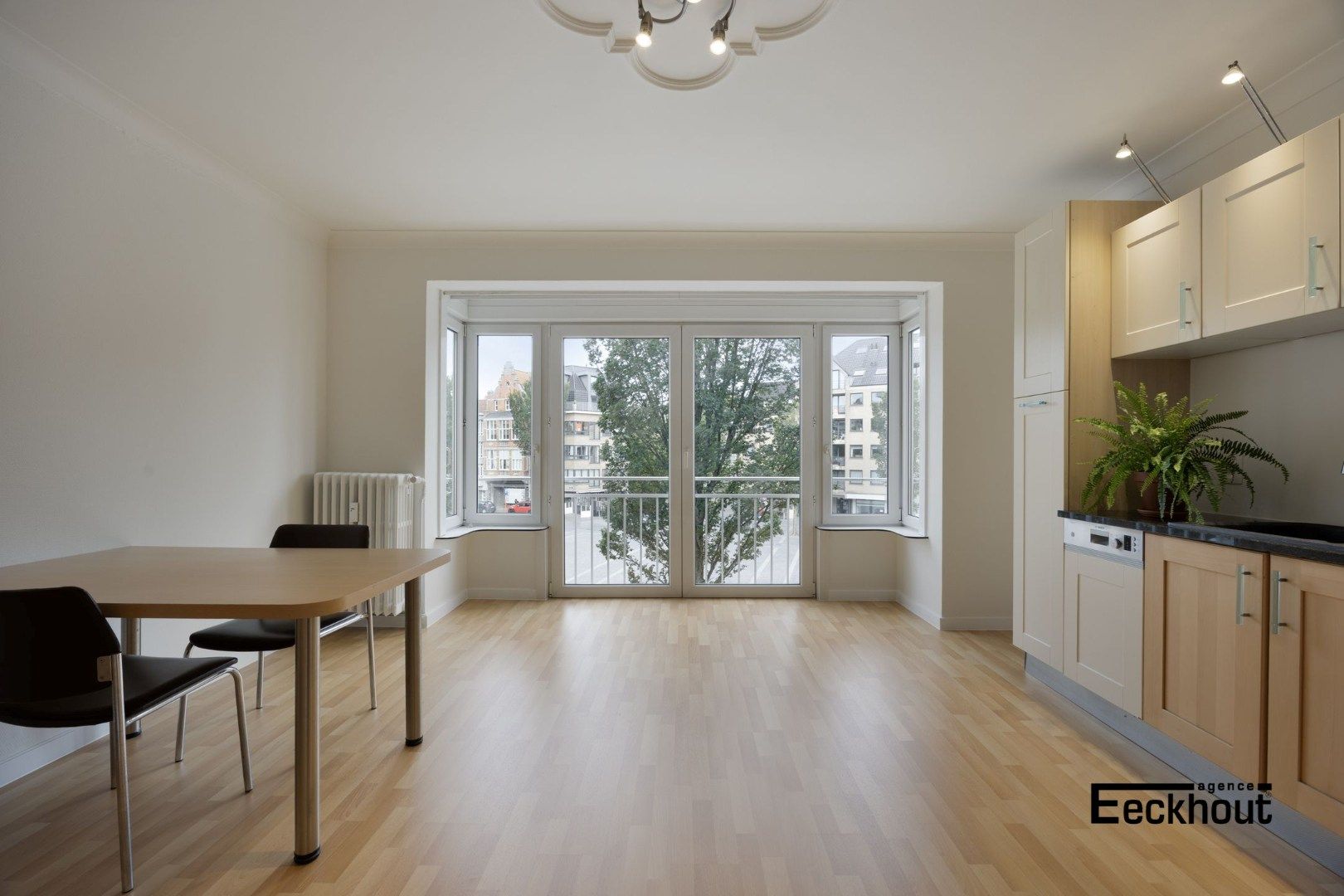 Instapklaar appartement op TOPlocatie in het hartje van Oostende! foto 2