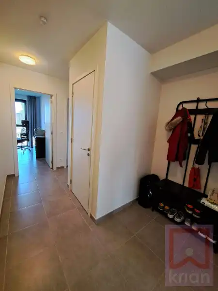 Recent 2 slaapkamer appartement met autostpl en kelderberging foto 9