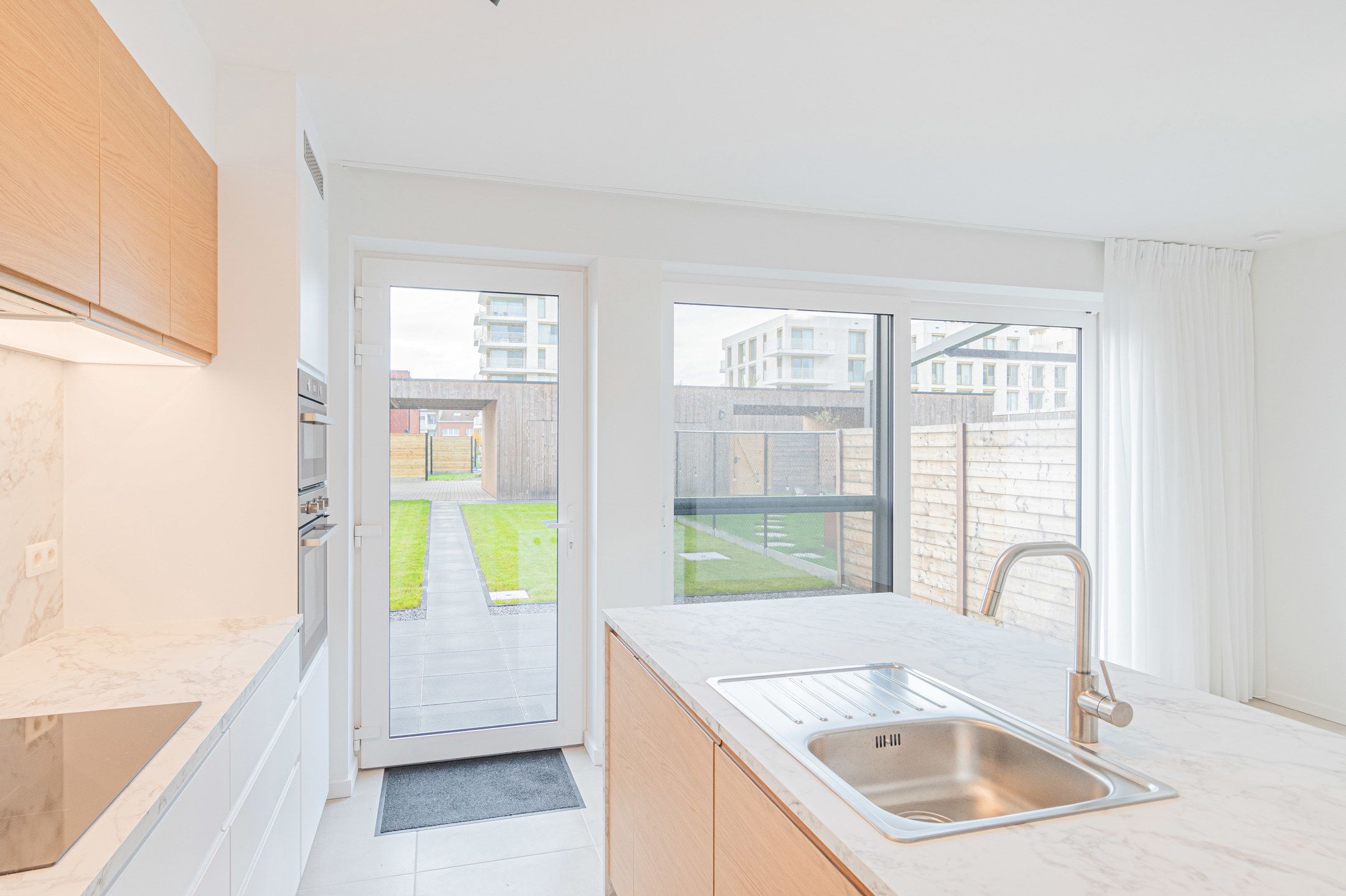 Moderne nieuwbouw woning met 4 slaapkamers! foto 4