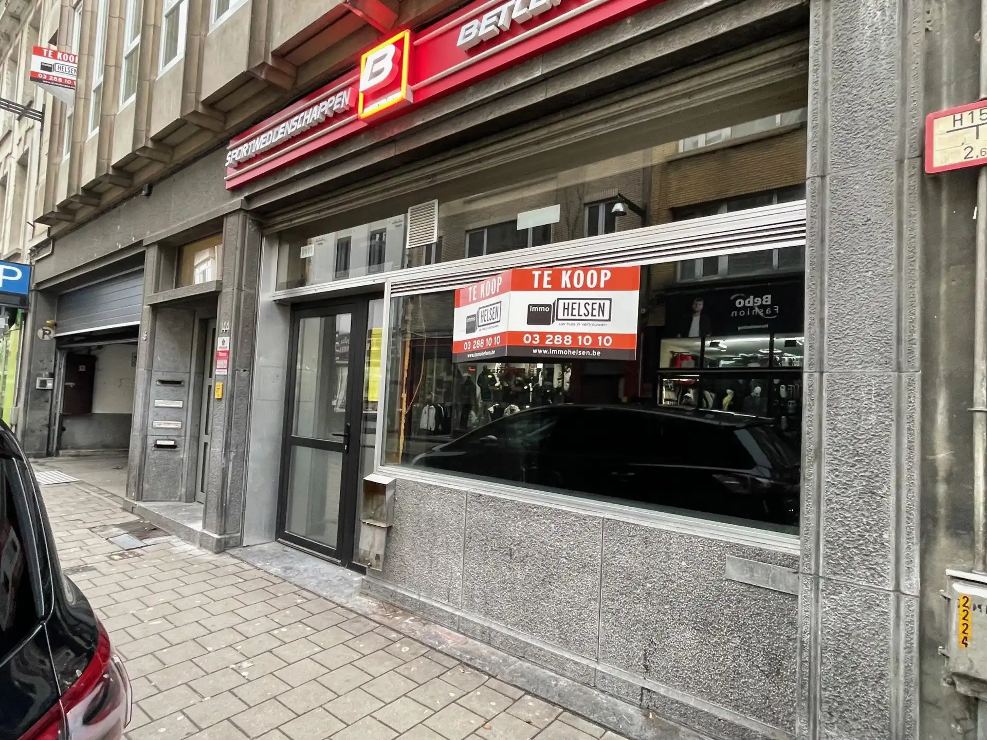 Commerciële ruimte te koop foto {{pictureIndex}}