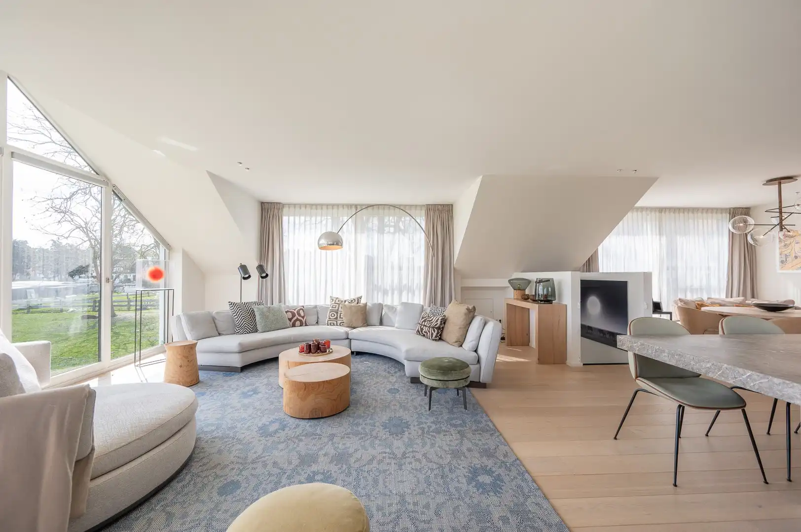 Uitzonderlijke eigendom met een uniek open zicht op de Hazegraspolders, vlakbij het Oosthoekplein. foto 9