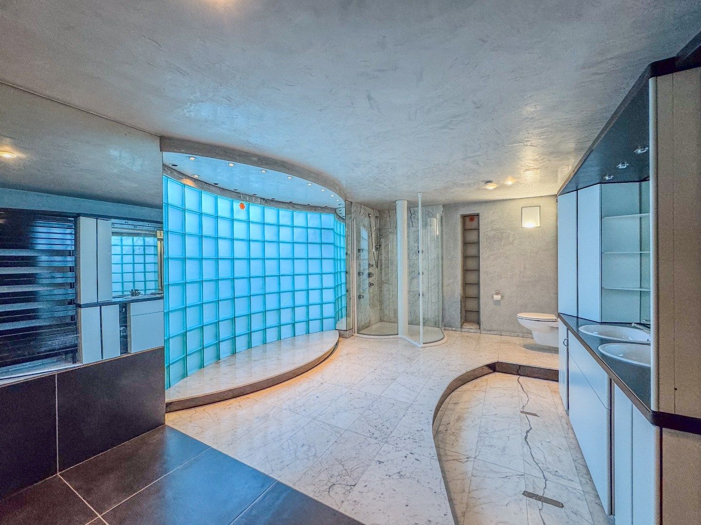 Ruime stadswoning met 3 slaapkamers een ruime terrassen. foto 9