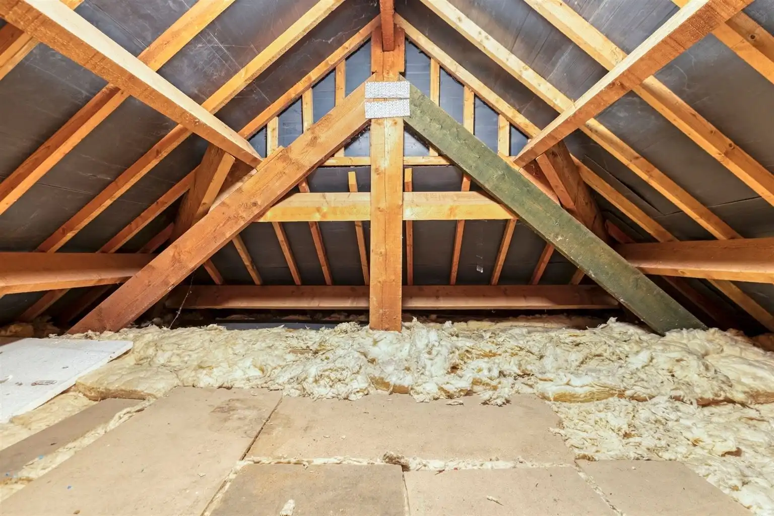 Ruime, vrijstaande woning op een perceel van 965m2 met 3 slaapkamers, inpandige garage en tuin, rustig doch centraal gelegen in Oud-Dilsen. foto 26