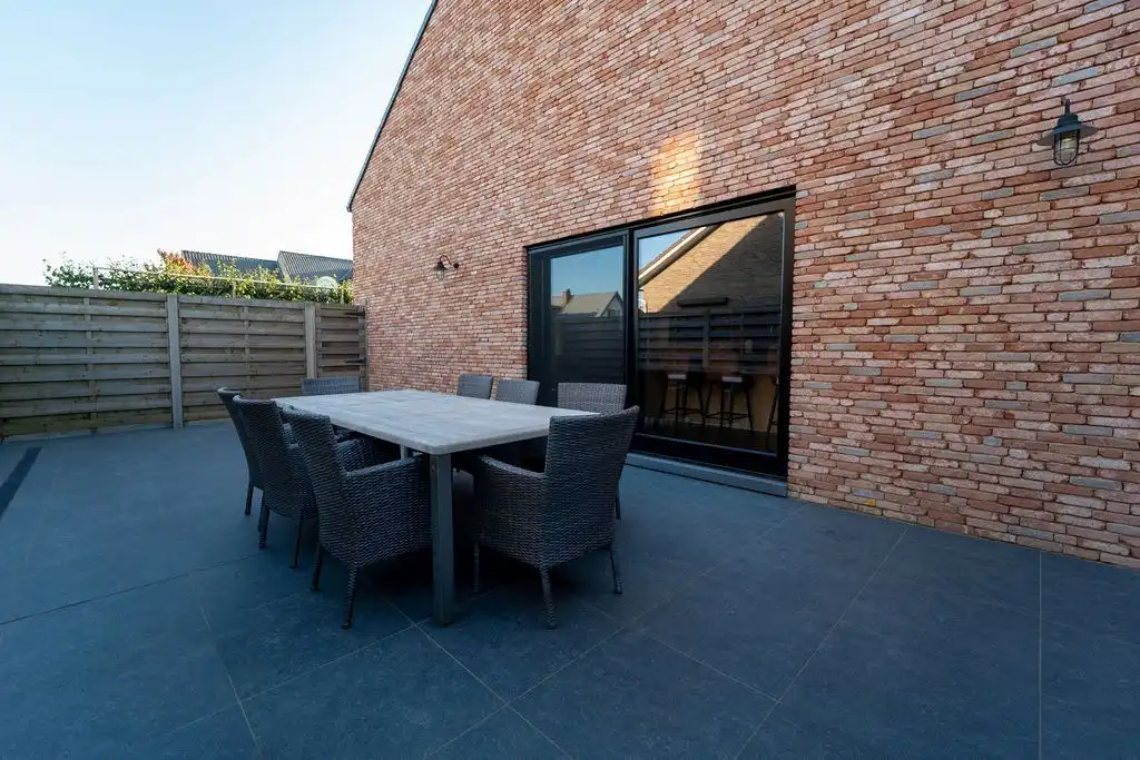 PRACHTIG GERENOVEERDE WONING MET 3 SLAAPKAMERS, 2 BADKAMERS, INPANDIGE GARAGE EN PAARDENSTALLINGEN MET ENERGIEZUINIG EPC TE WIJER (NIEUWERKERKEN)  foto 29