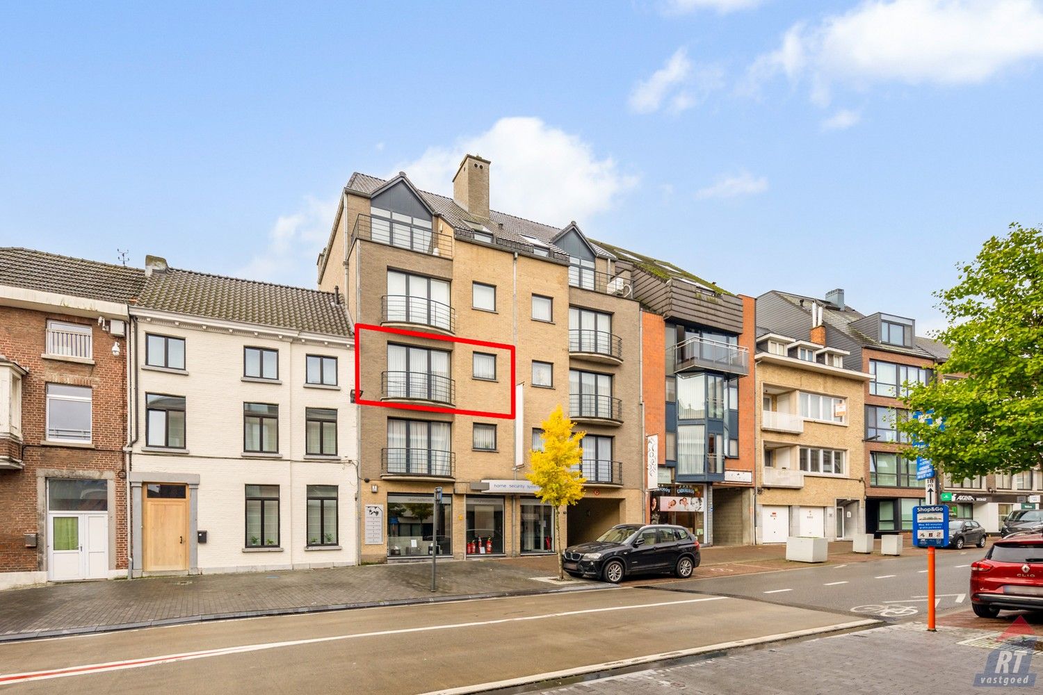 Ruim en gunstig gelegen appartement met 2 slaapkamers in Sint-Truiden. foto {{pictureIndex}}