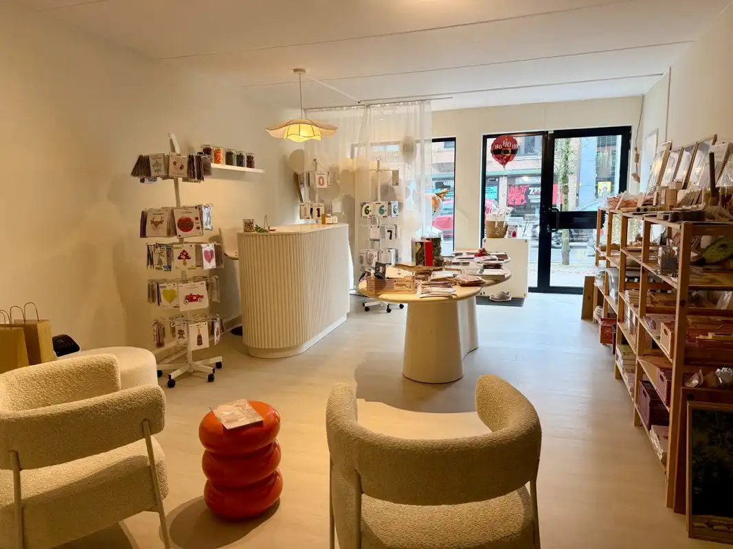 Super tof handelspand of kantoor op toplocatie te Westmalle. foto 2