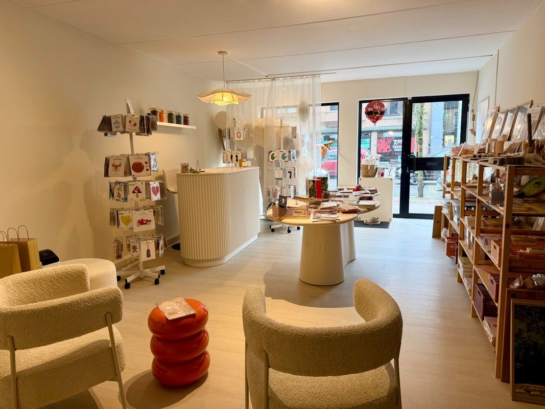 Super tof handelspand of kantoor op toplocatie te Westmalle. foto 2