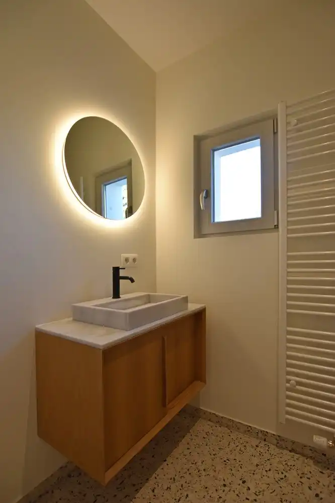 Zeer mooi gerenoveerd één-slaapkamer appartement met terras te Deurne. foto 5