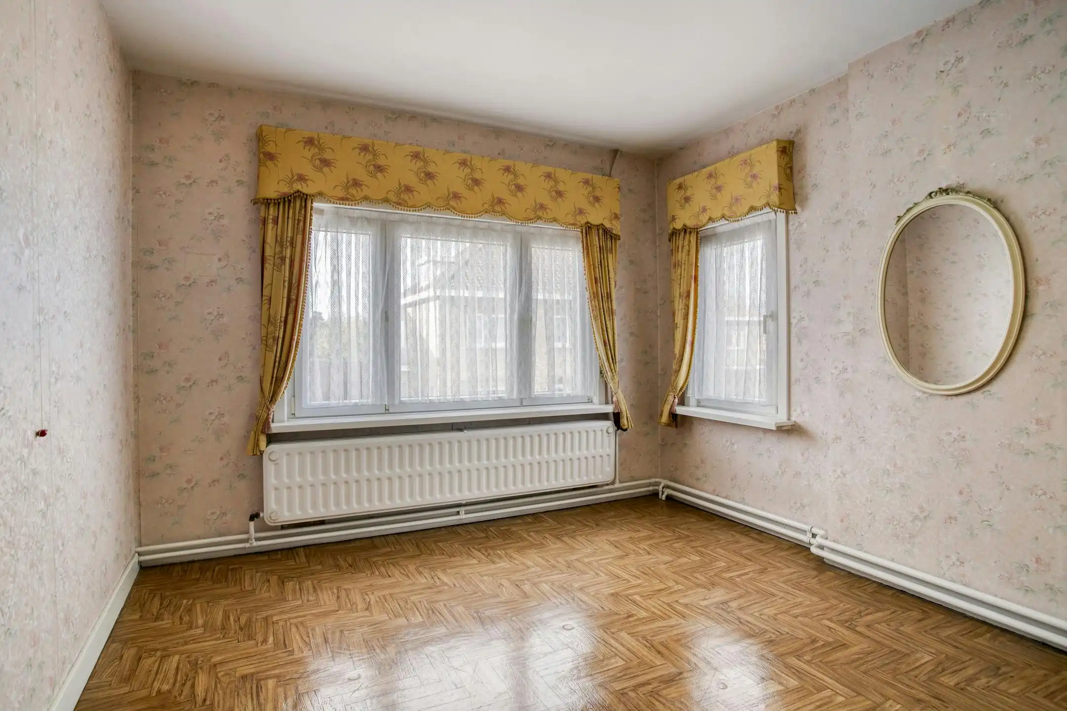 Op te frissen huis op toplocatie te koop in Sint-Michiels foto 8