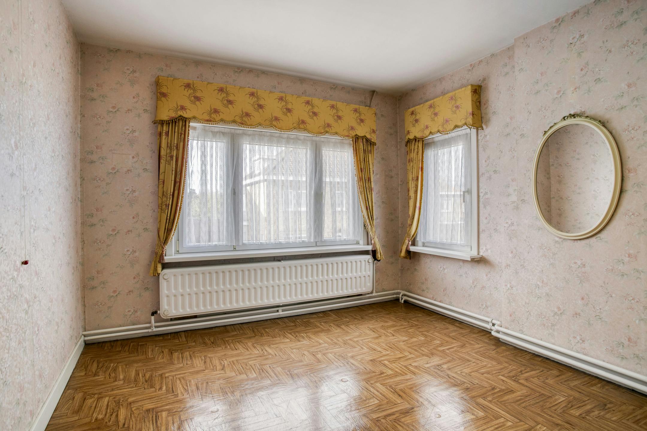 Op te frissen huis op toplocatie te koop in Sint-Michiels foto 8