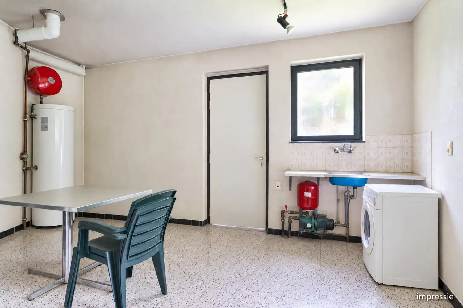 Ruime woning met 4 slaapkamers op een riant perceel te Schoten! foto 16