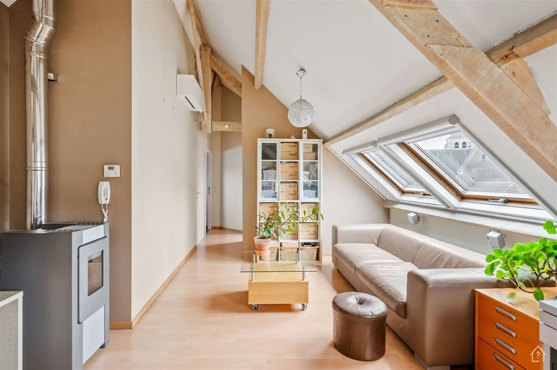 Cosy Dakappartement met garage foto 3