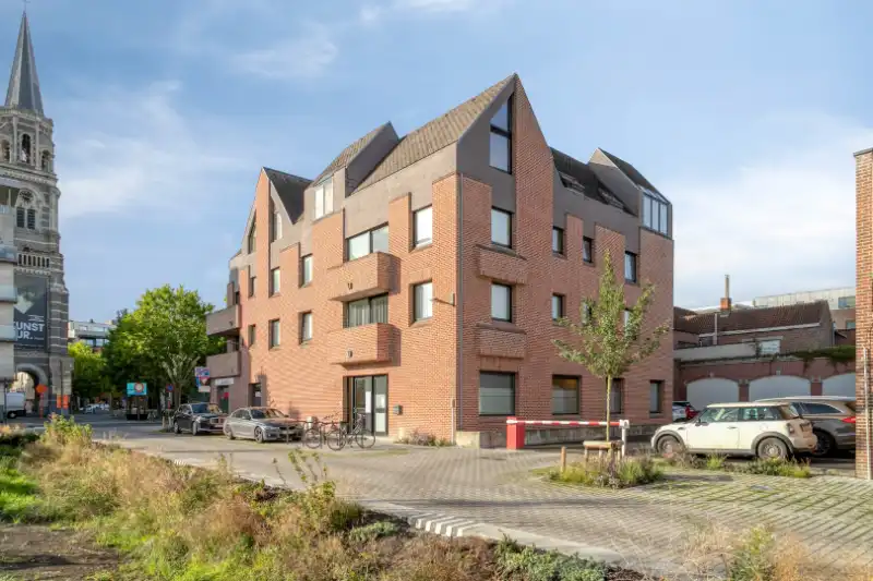 Roeselare- lichtrijk 2-slaapkamerappartement op toplocatie. foto 2