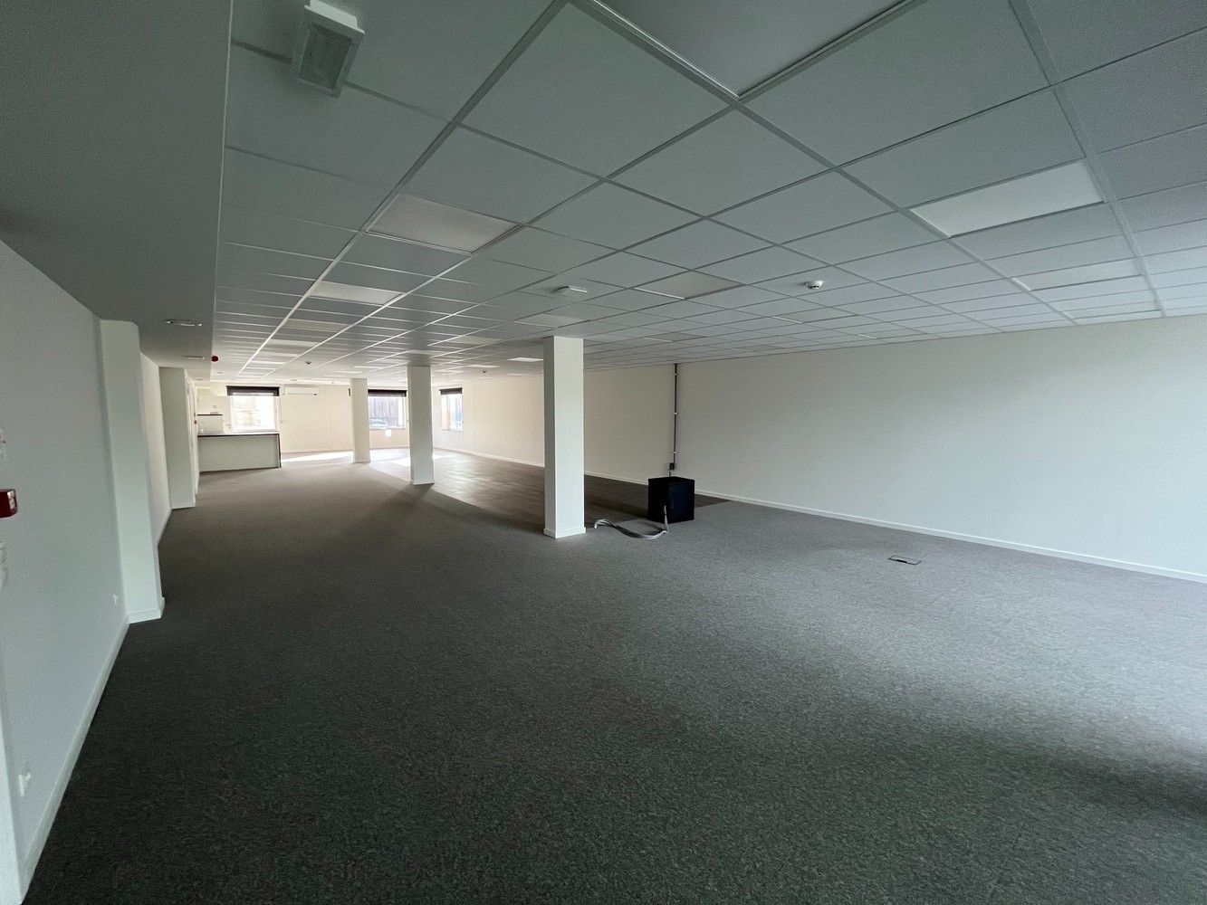 230m² kantoren foto 3