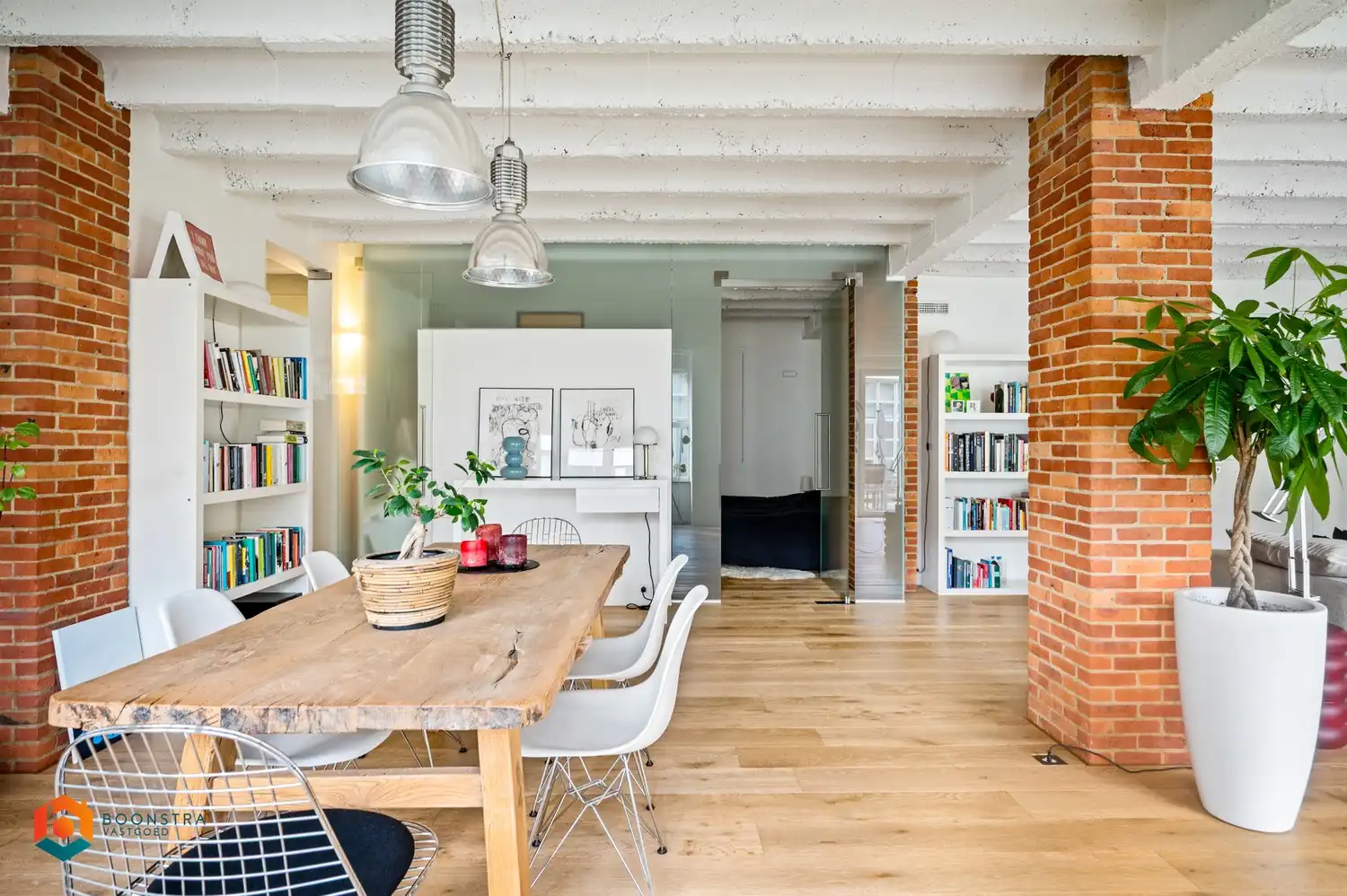 Exclusieve gelijkvloerse loft met 2 slpkrs, terras en staanplaats foto 14