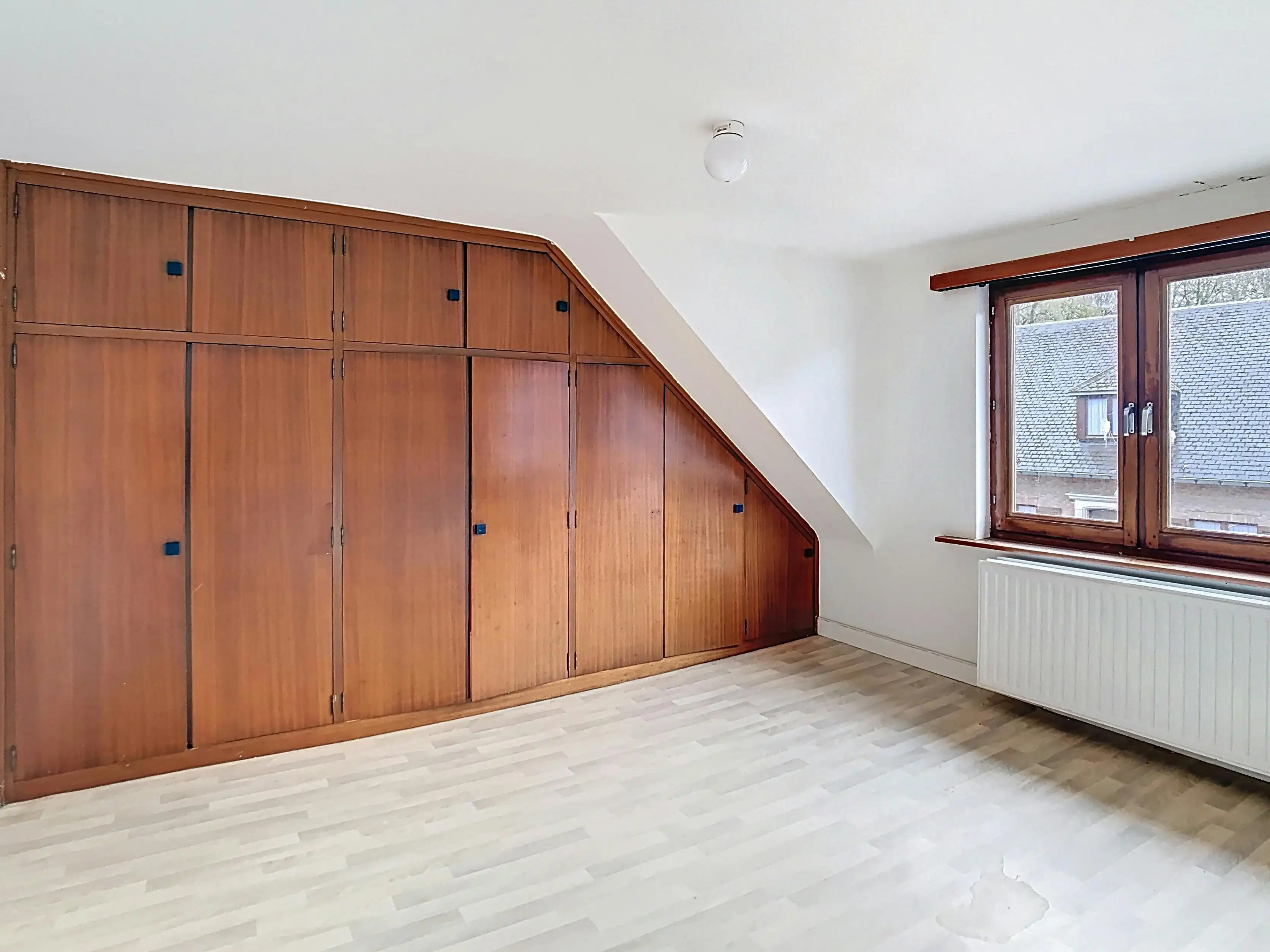 Ruime goed gelegen woning met bureau of praktijkruimte foto 15