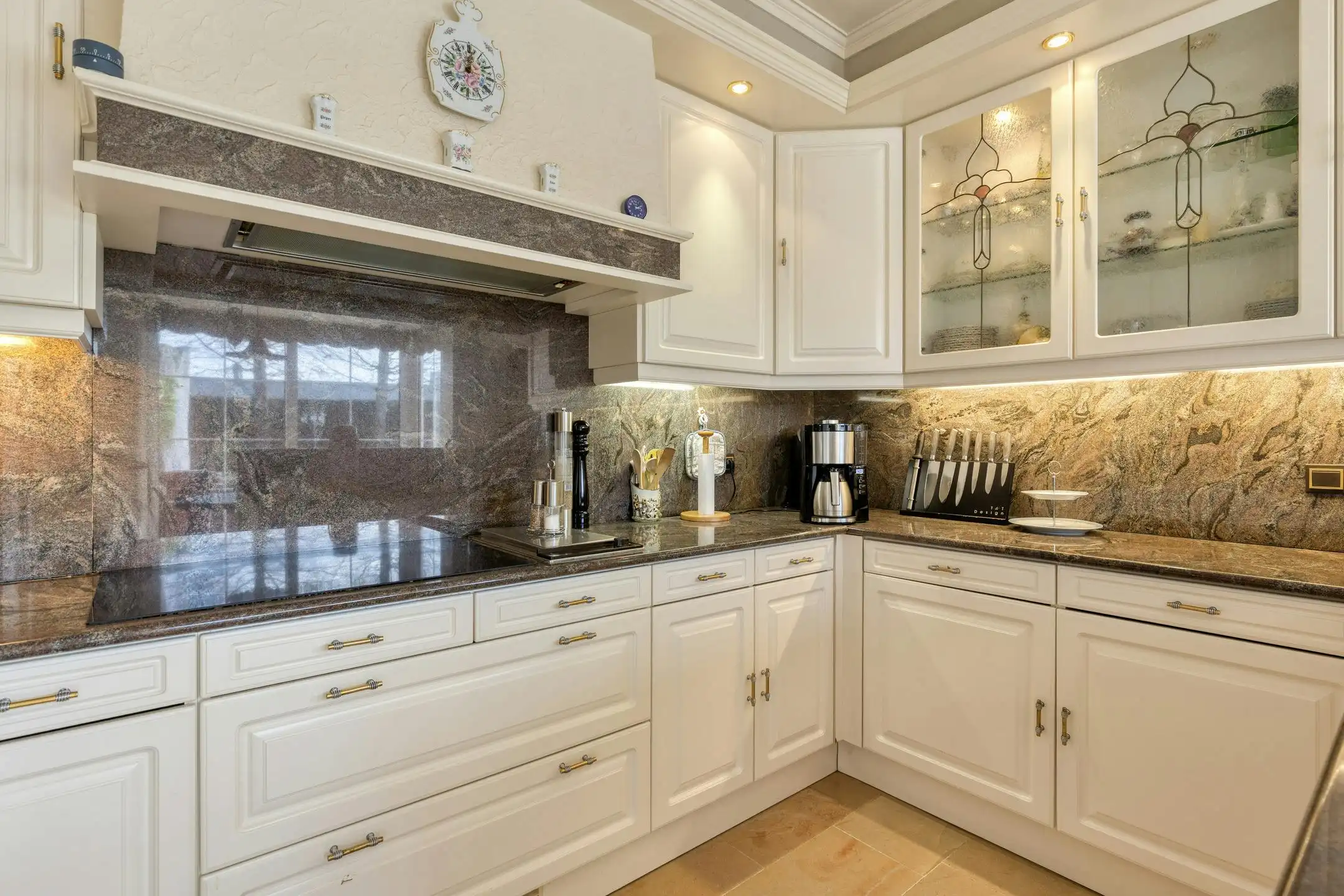 Karaktervolle landelijke villa te koop in schoten foto 7