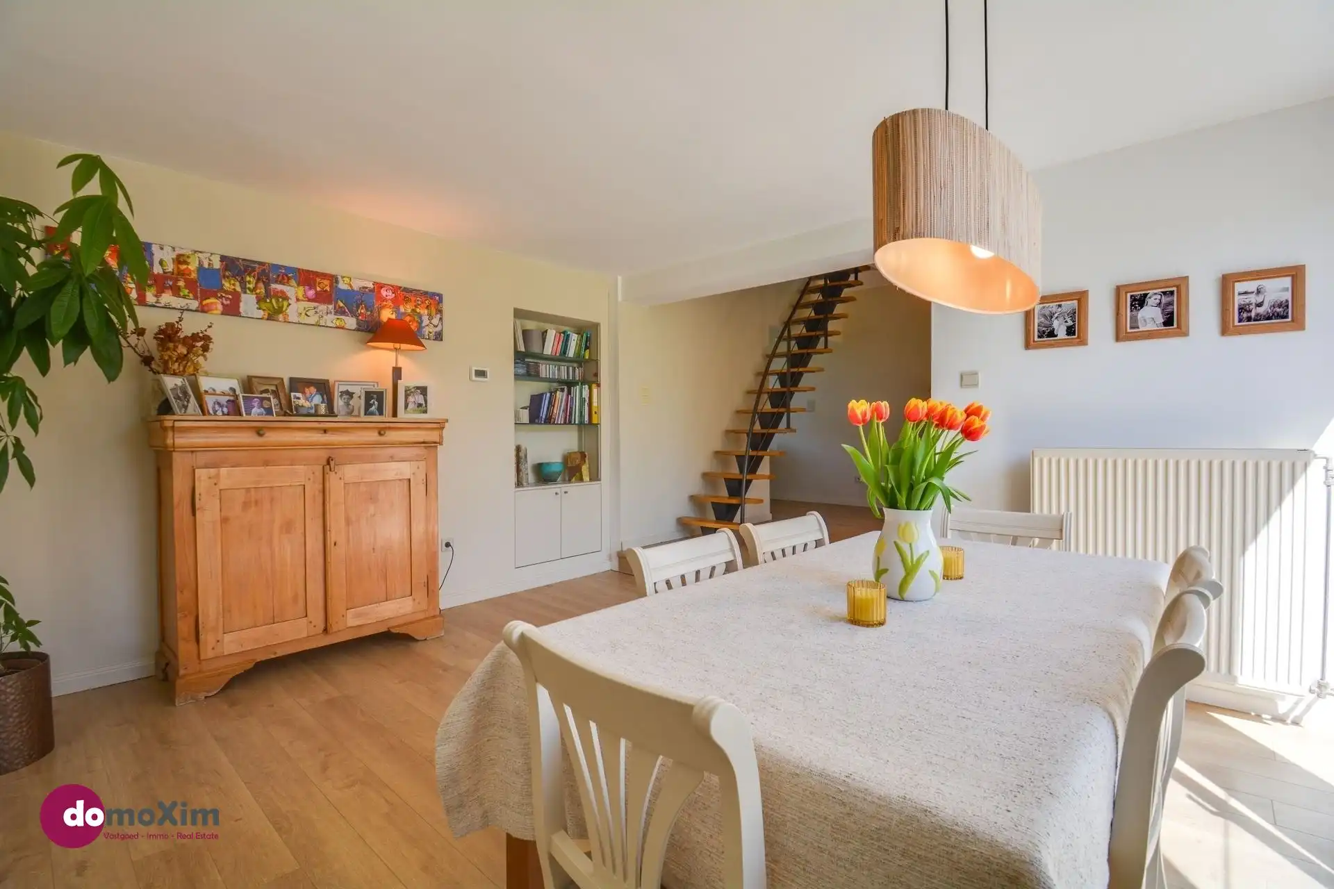 Charmante halfopen bebouwing met prachtige tuin en topligging aan de vaart foto 7