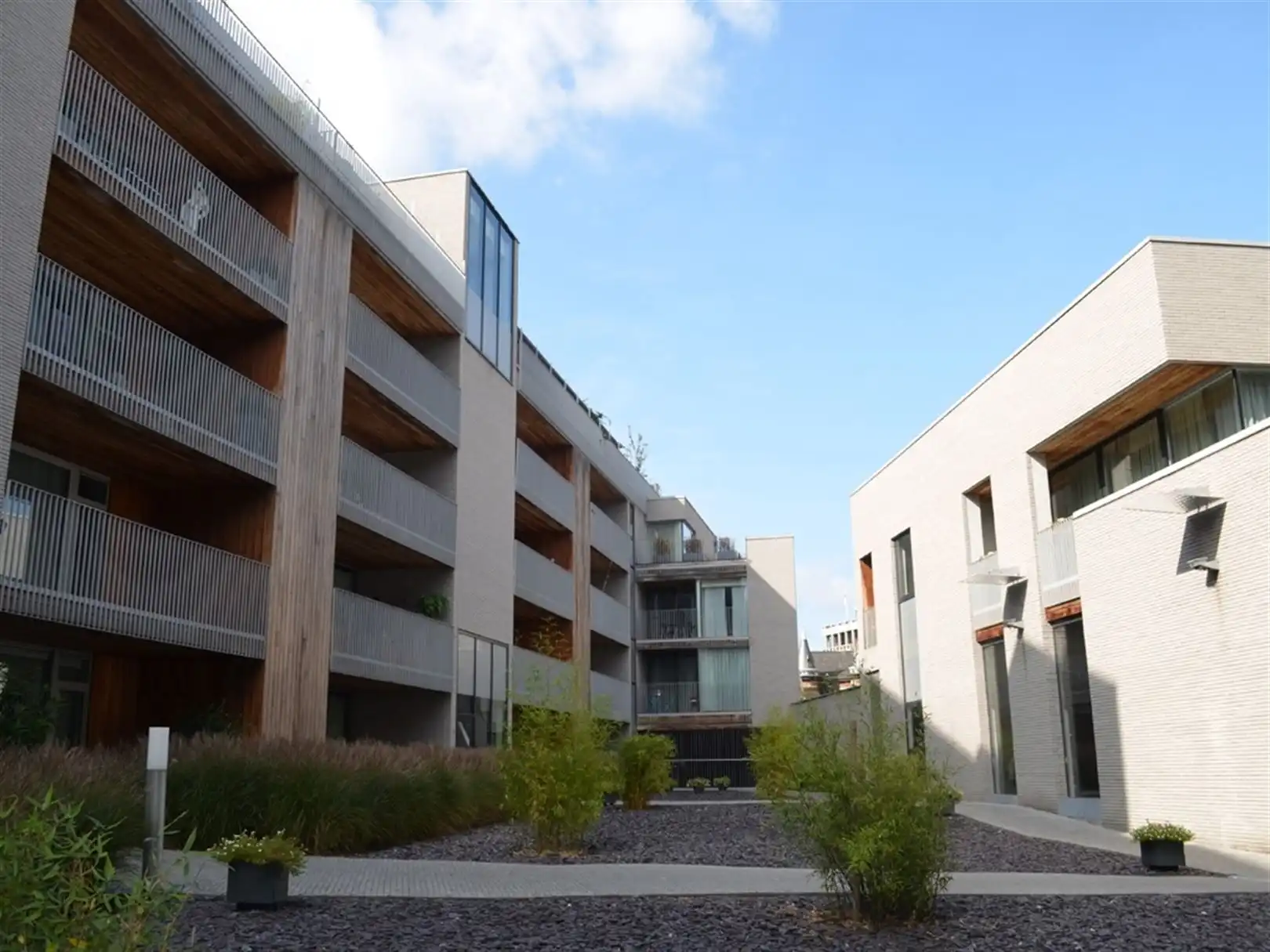 Kwalitatief appartement in hartje Hasselt foto {{pictureIndex}}