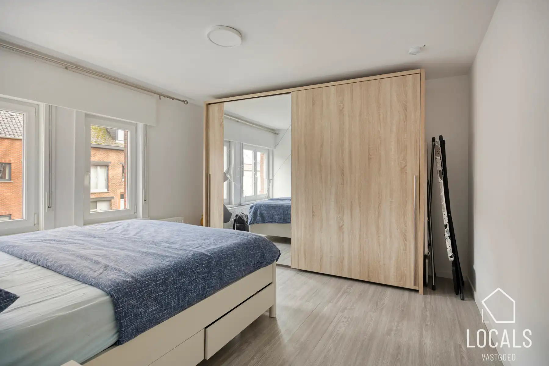 Instapklare woning met 5 slaapk., 3 badkamers en tuin foto 18