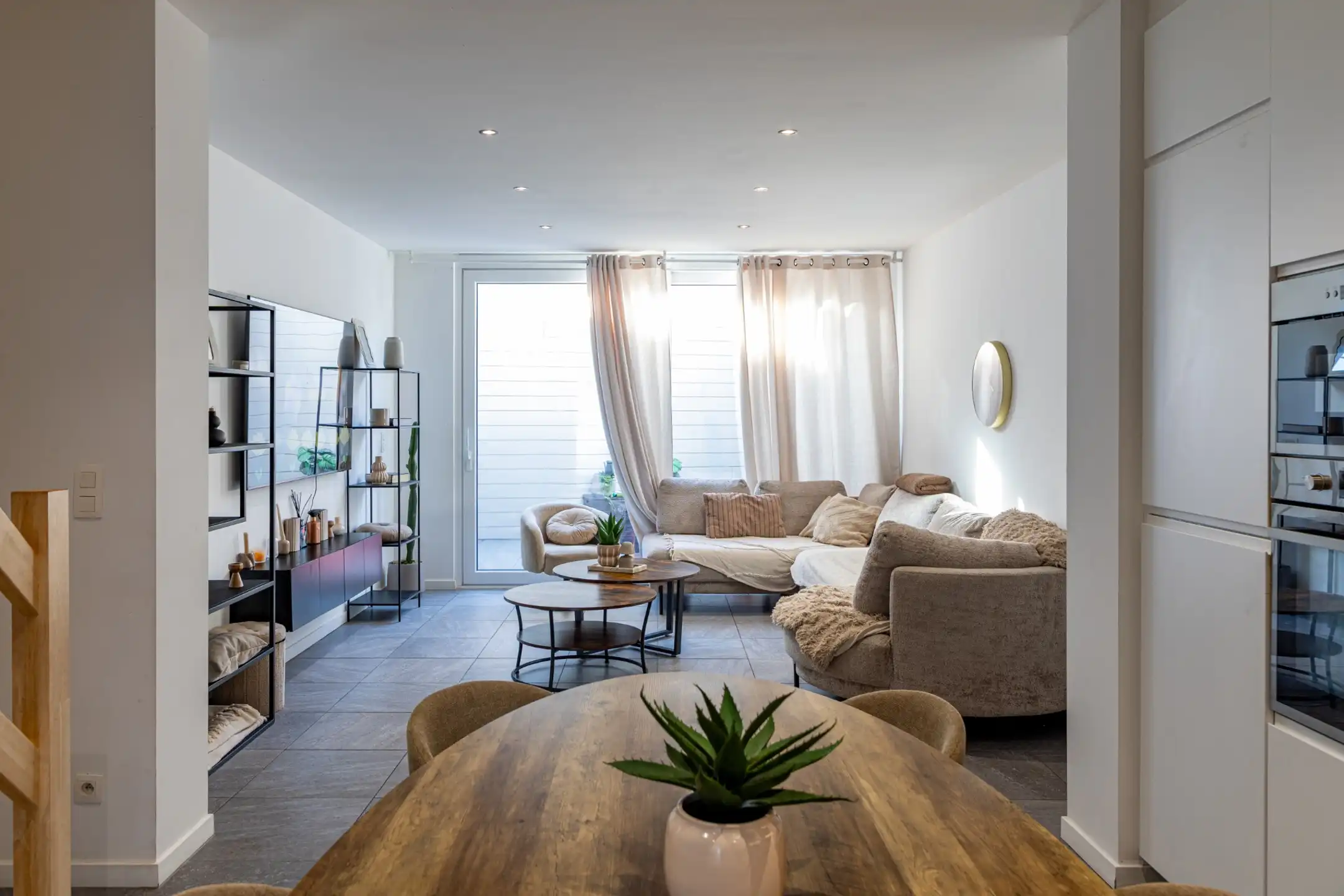 Smaakvol gerenoveerde, instapklare woning met 3 slaapkamers in het hartje van Temse foto 2