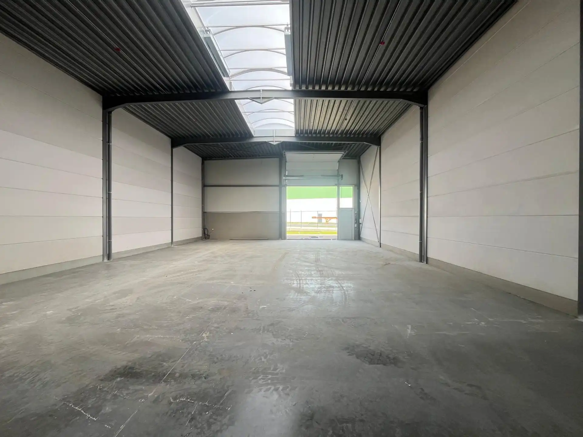 KMO - unit van 253 m². foto {{pictureIndex}}