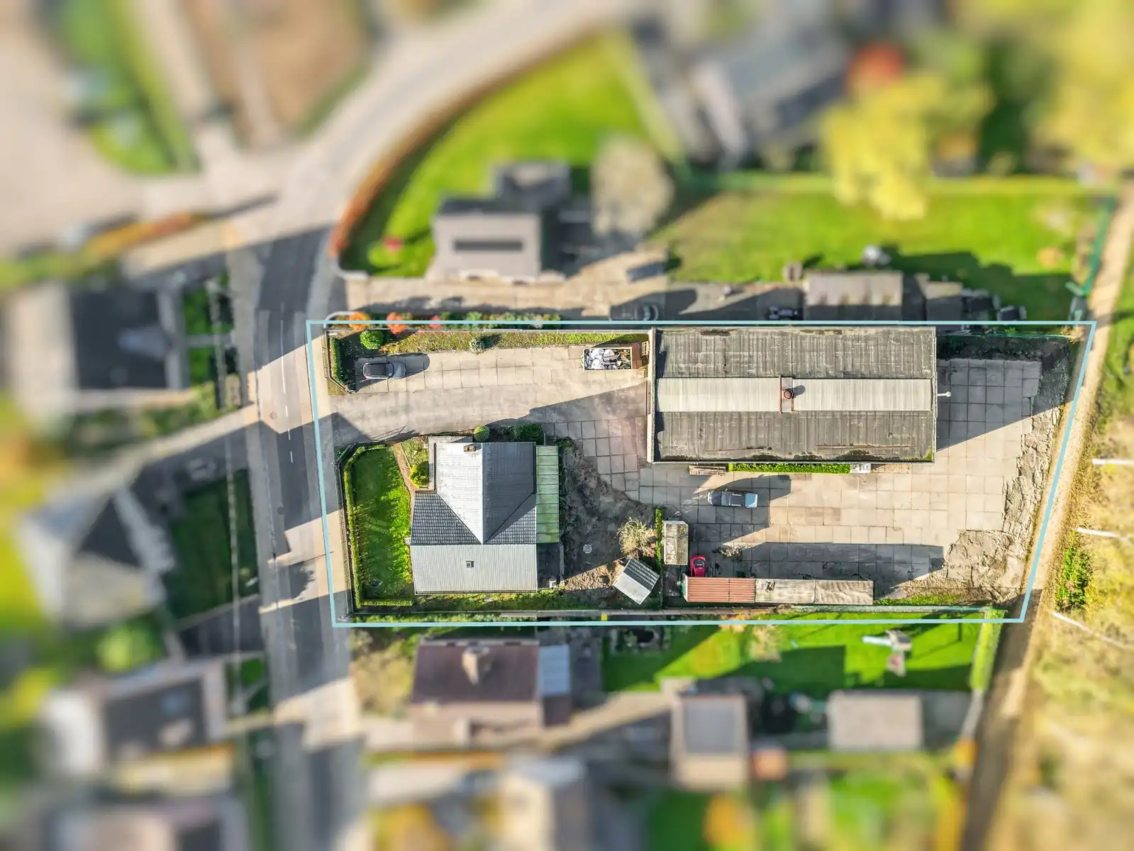 Vrijstaande woning mét magazijn op een perceel van 2277m² te Bornem foto 4