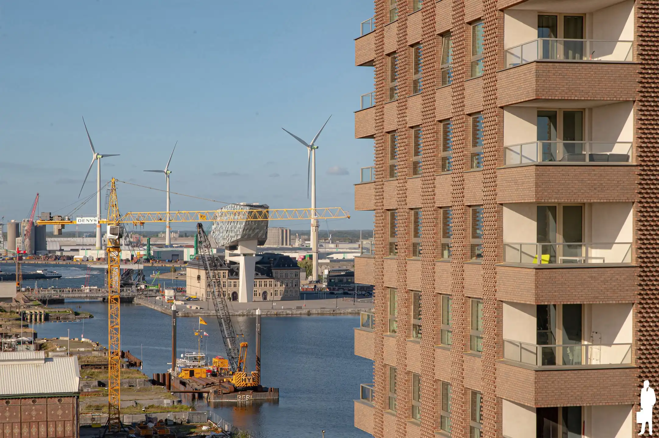 Gemeubeld 2-slaapkamerappartement met terras op het Eilandje foto 14