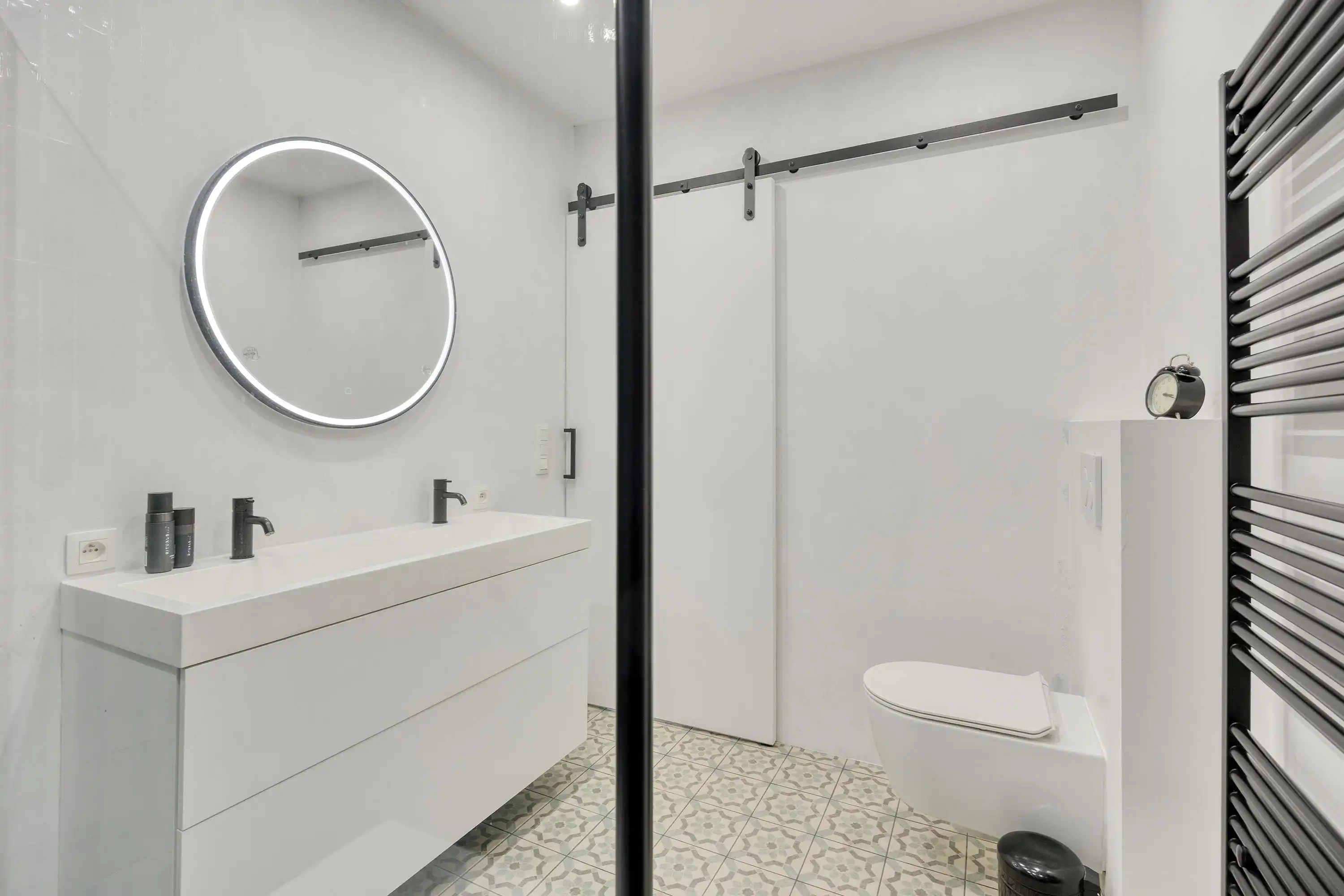Gerenoveerde halfopen woning met tuin te koop in Gooreind! foto 23