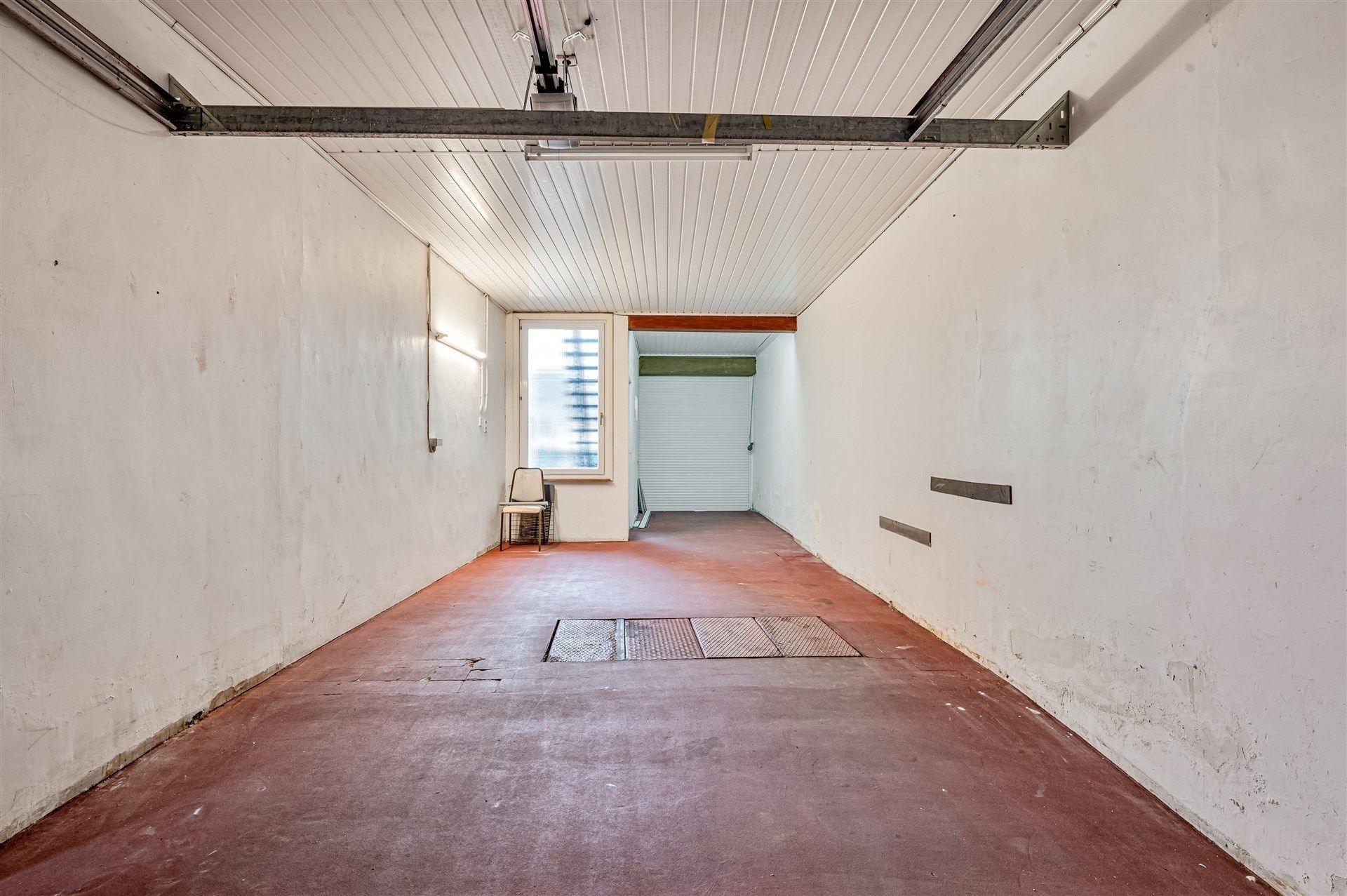 Bijzonder ruime woning met tuin en garage foto 16