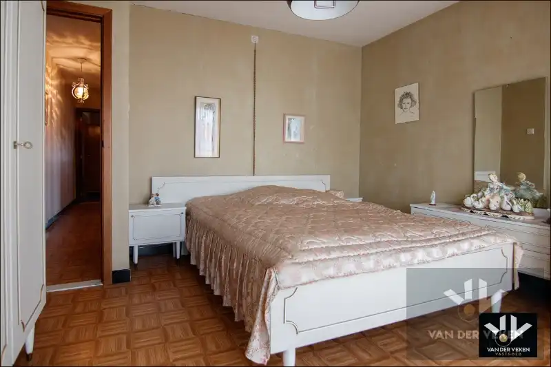 SPLIT-LEVEL WONING OP PERCEEL VAN 07a80ca ZEER GOEDE BEREIKBAARHEID foto 11