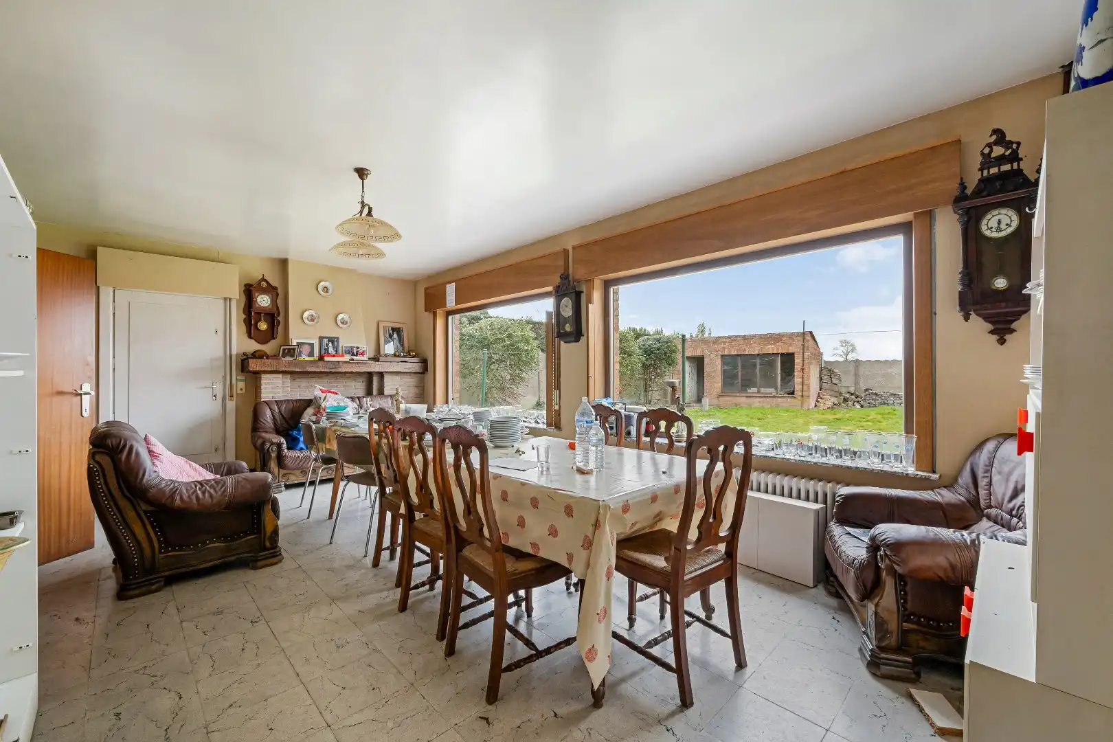 Ruime woning met 4 slaapkamers, loods en tuin met prachtig uitzicht. foto 5