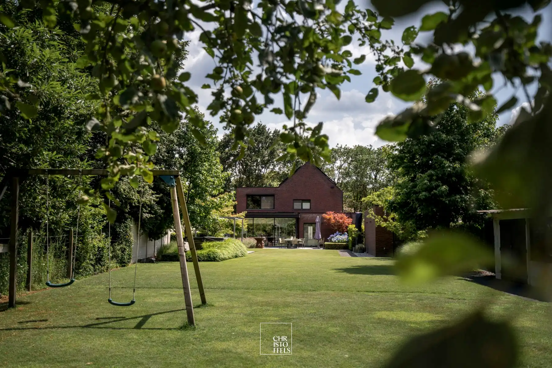 Eigentijdse gerenoveerde villa op een riant perceel van 1.986 m² foto 25
