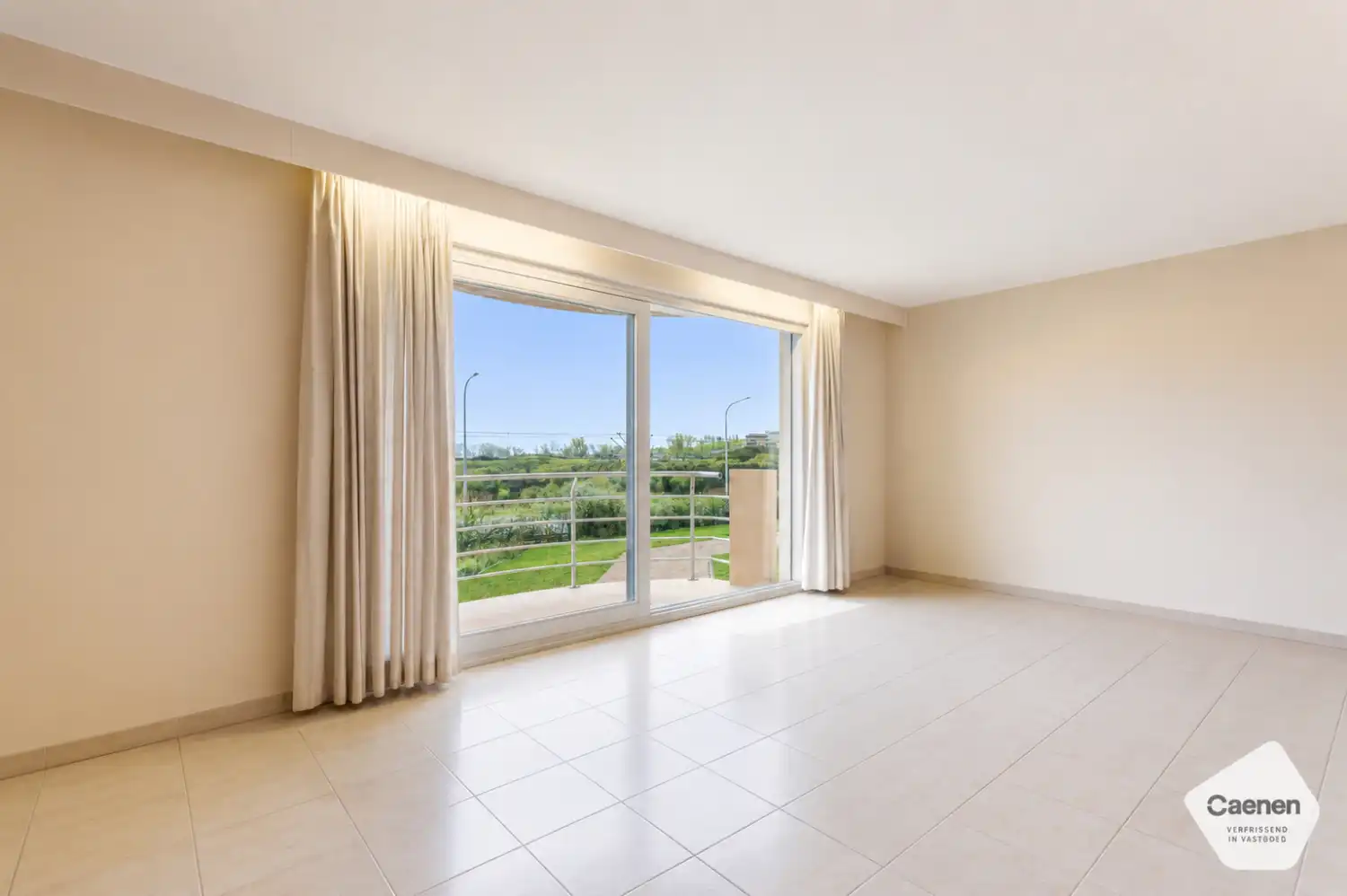 Lichtrijk 2-slaapkamer appartement met zonnig terras en open zicht foto 3