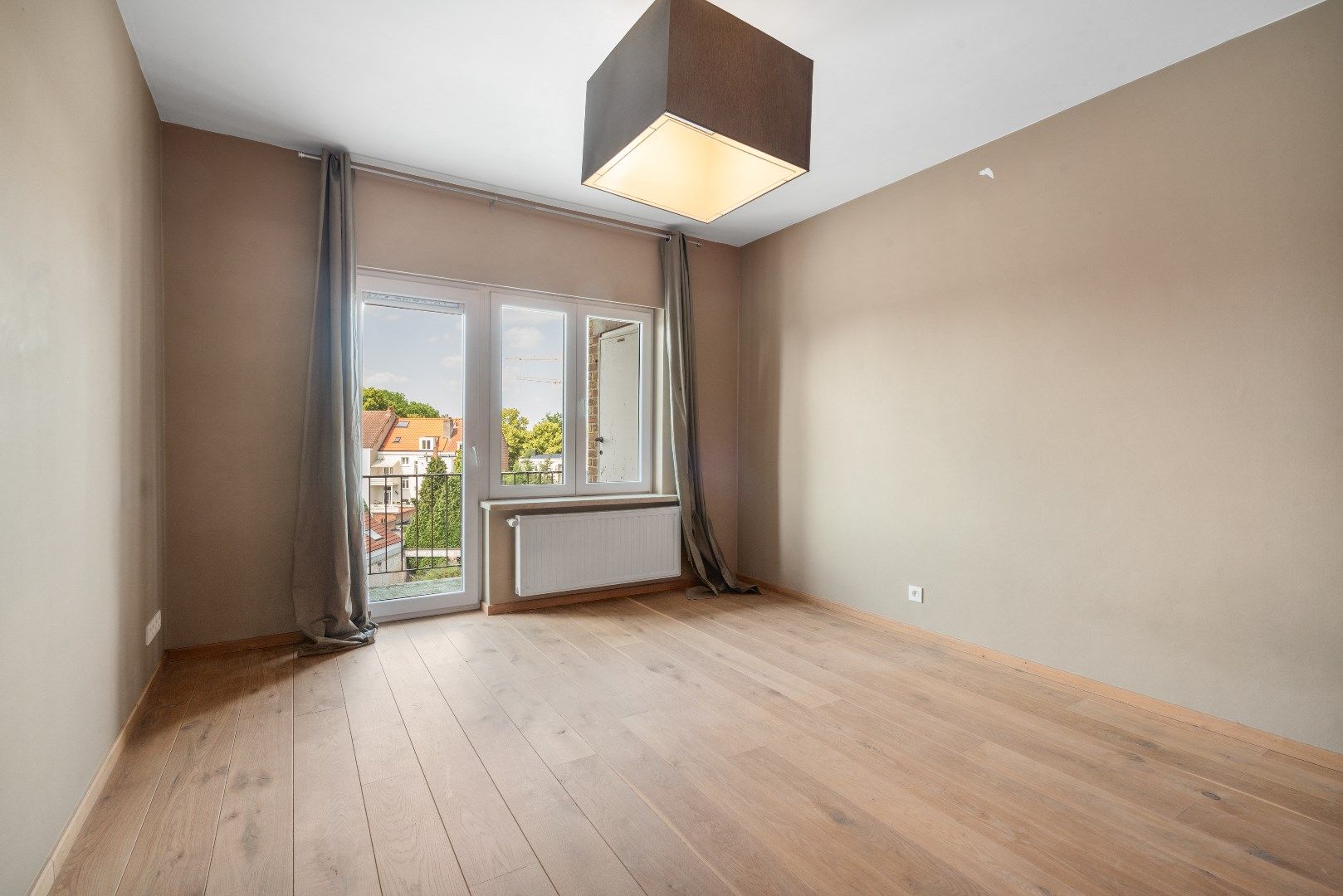 Lichtrijk 2-slpk appartement met garage foto 6
