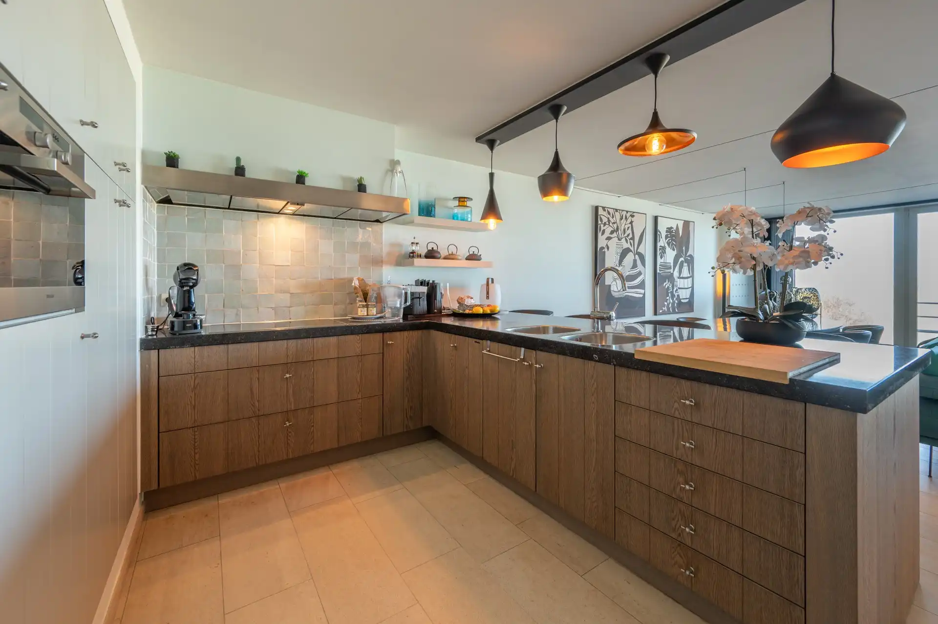 Duplex van 166 m² met frontaal zeezicht en verhuurd gelijkvloers op de Zeedijk in Heist foto 10