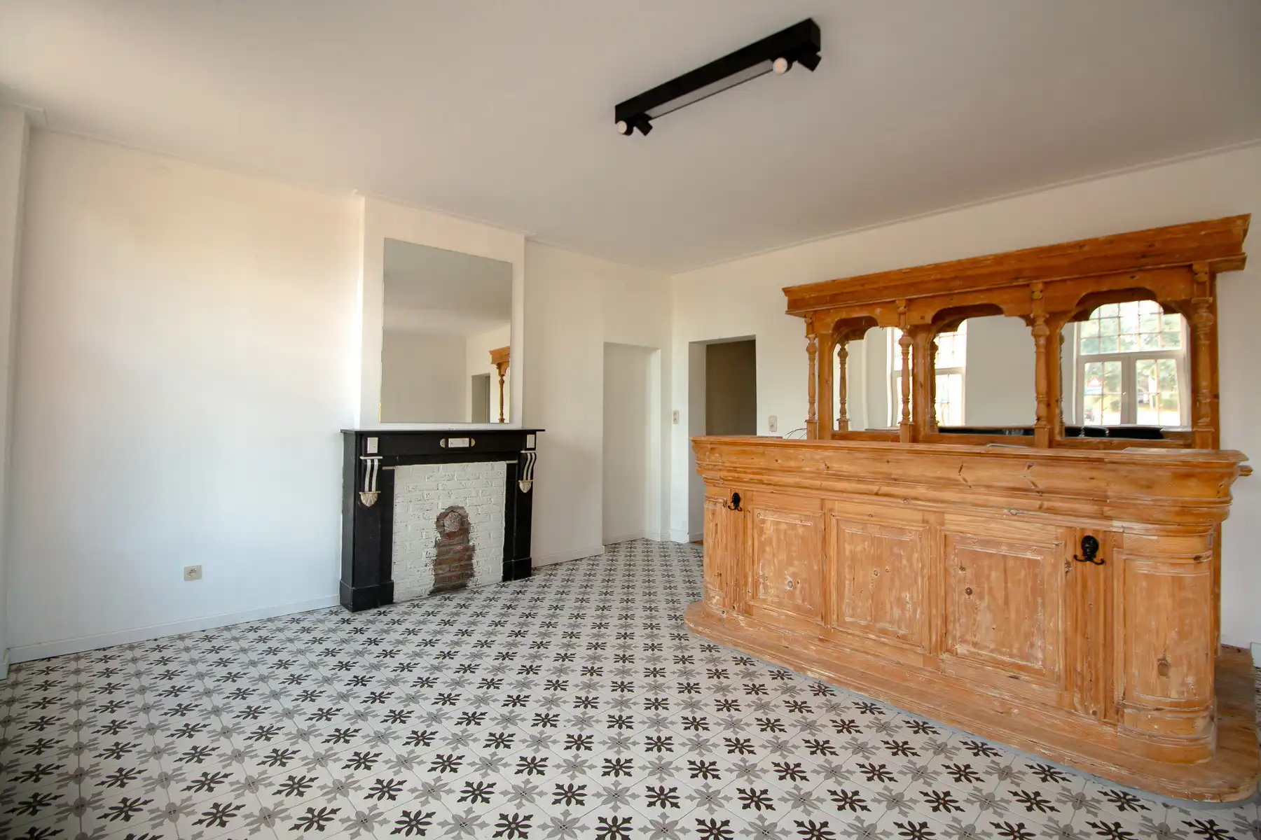Prachtig gerenoveerde woning voor gemengd gebruik. foto 4
