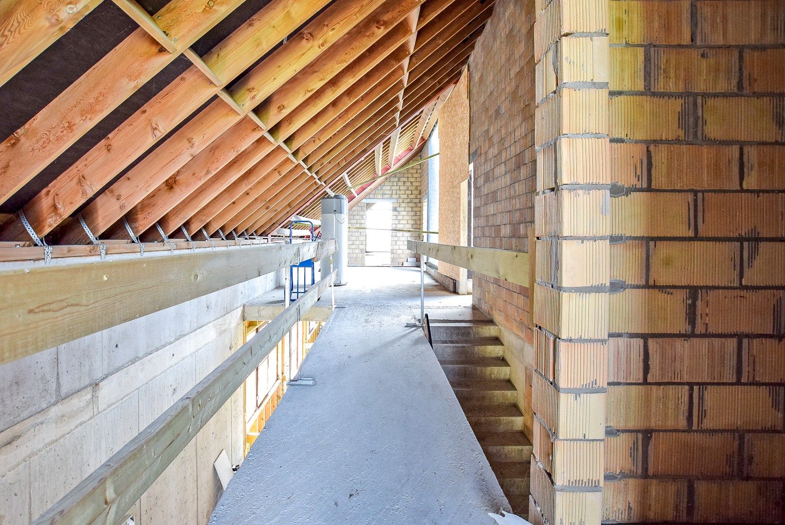 Unieke casco woning op 2ha grond foto 17