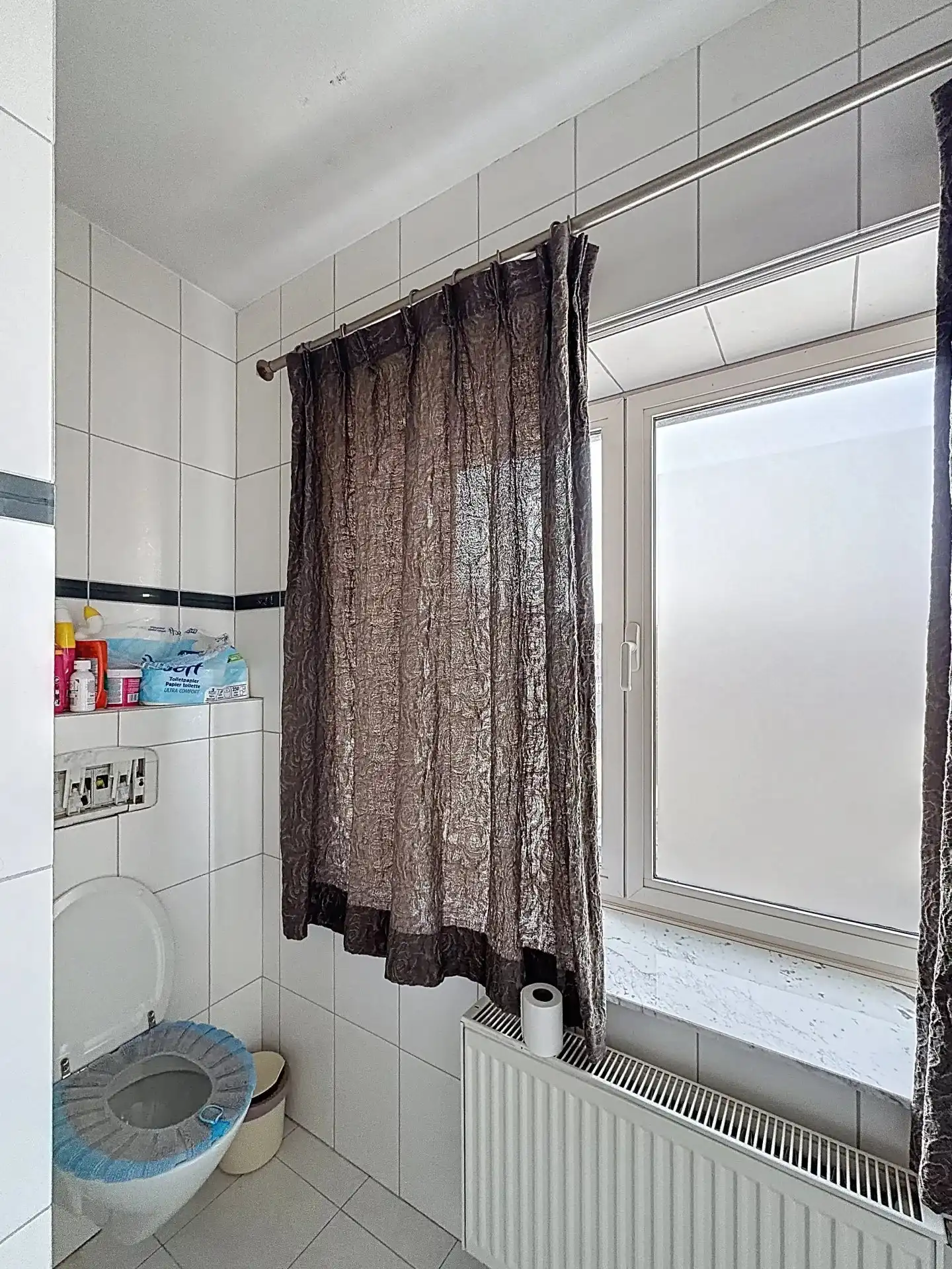 Handelspand met bovengelegen duplex-appartement in het centrum van Dessel. foto 14