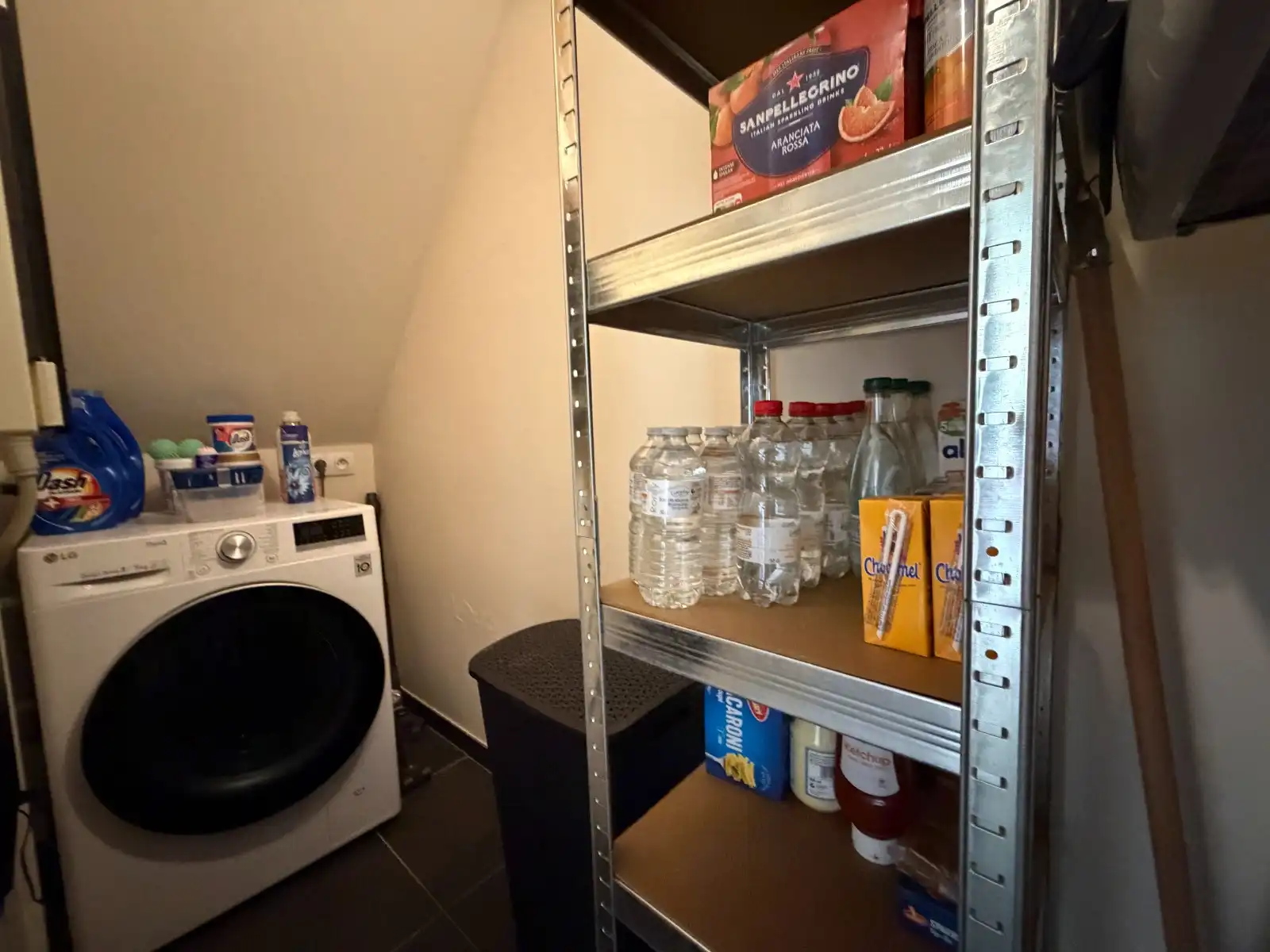 Modern 1-slaapkamer appartement in Waregem foto 5