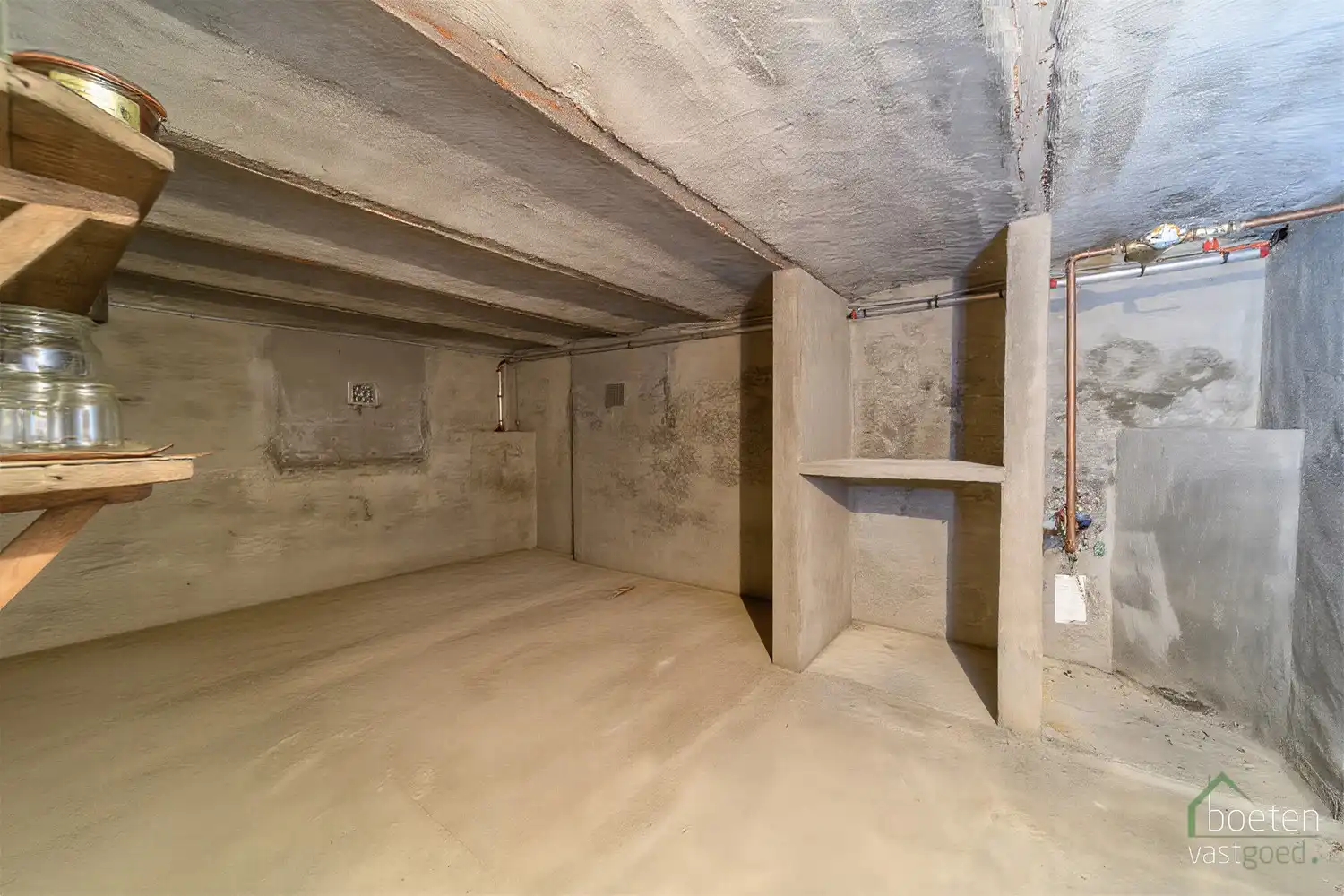 ALVERINGEM: Karaktervolle herenwoning uit het interbellum (jaren 30) met authentieke geveldetails en een warm landelijk interieur op 3.253 m² totale grondopp. foto 16